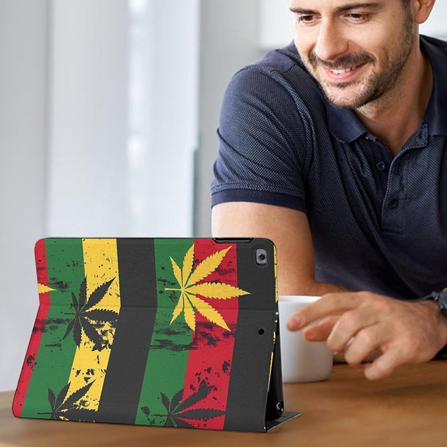 Vintage Rasta Flag Weed Printed Case Trifold Stand Protective Cover Compatible with ipad 2017/2018/Air1/Air2 (9.7in)