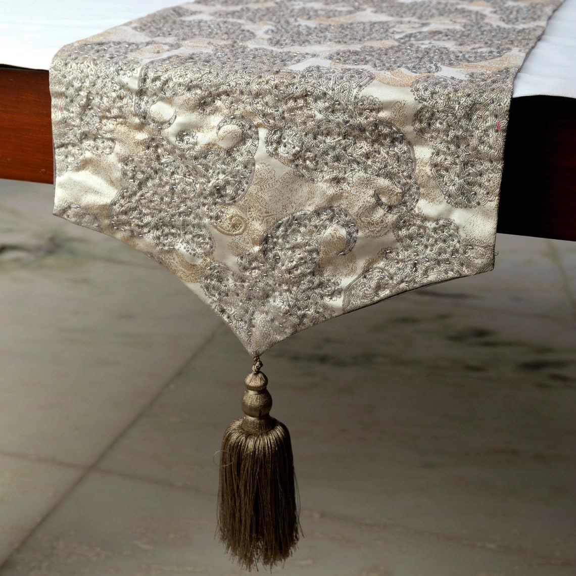Amazon｜ザ ホームセントリック 装飾 銀金 テーブルランナー, 35 x 270
