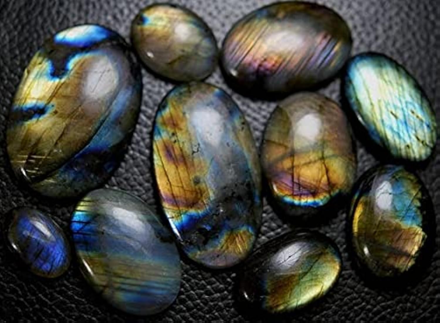Labradorite cabochon 368 cts pour sublimer vos bijoux artisanaux