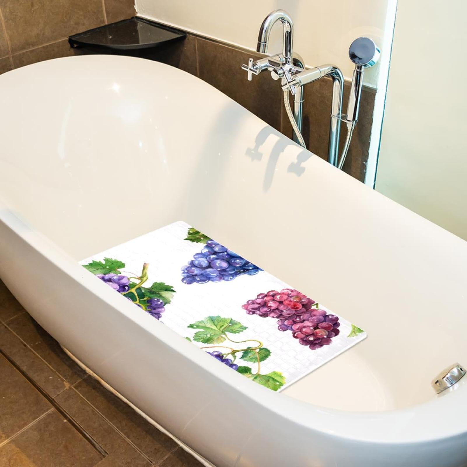 Badematte mit Saugnäpfen, Motiv: Obsttrauben auf weißem Hintergrund, 39,9 x 70,9 cm, rutschfeste Badezimmermatten, maschinenwaschbar