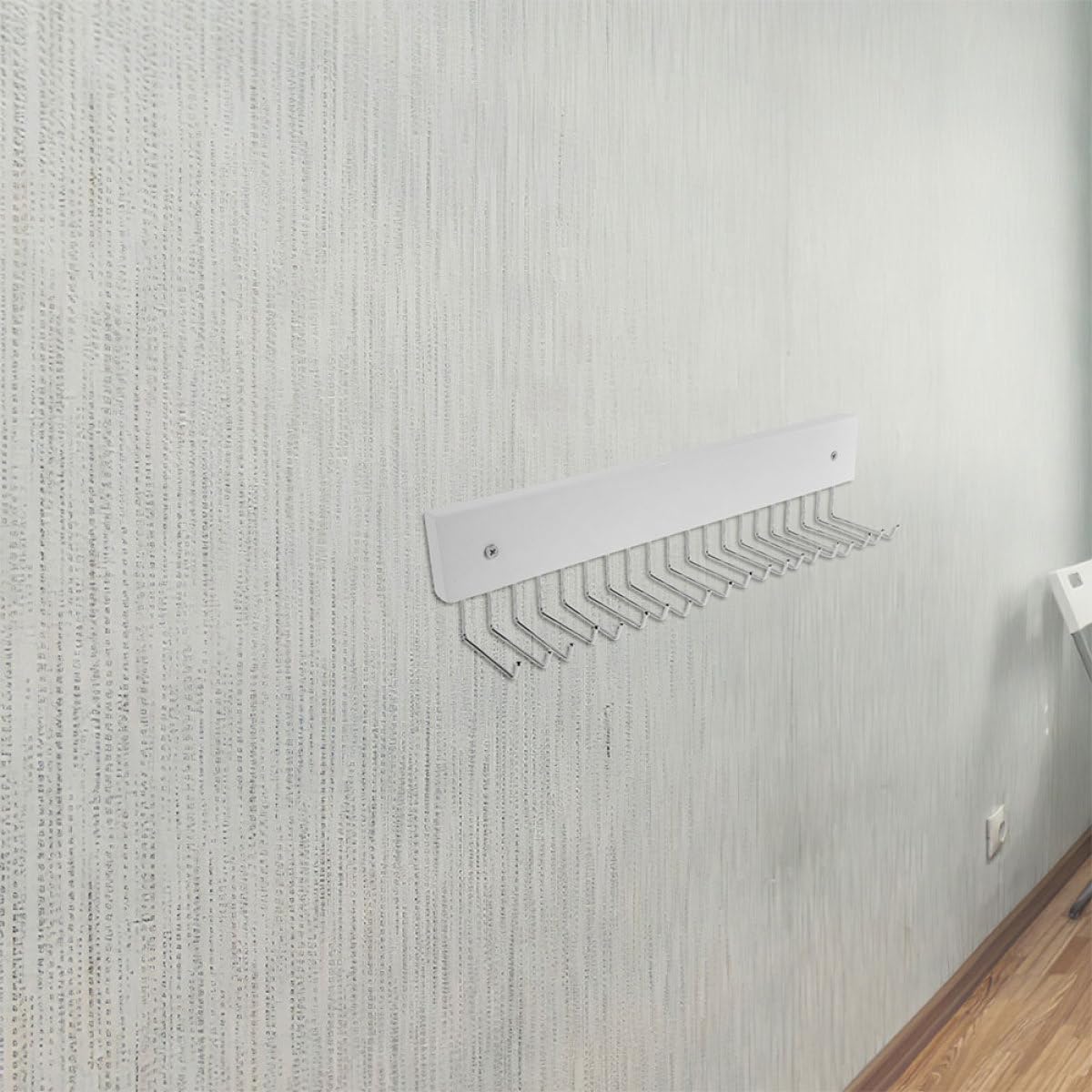 Ciieeo Organizador de Corbatas Giratorio de Pared, Perchero para Cinturones y Corbatas en Madera de Fresno Blanco, 2 Piezas, Compacto para Armario y Entrada, Ahorro de Espacio