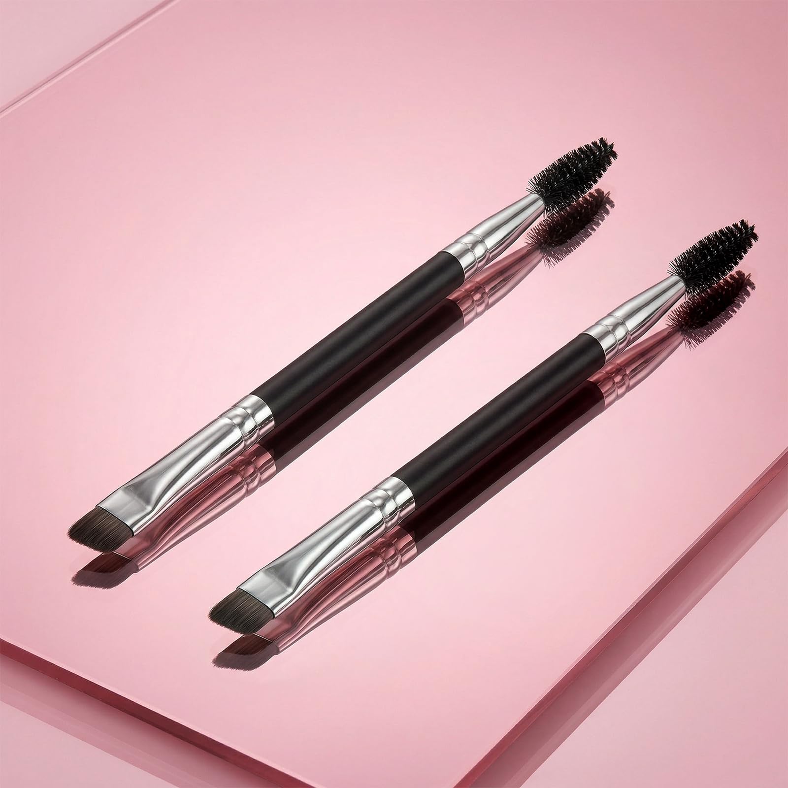 Pędzel do brwi z podwójną końcówką, kątowy pędzel do brwi i eyeliner do precyzyjnego nakładania makijażu (czarny)