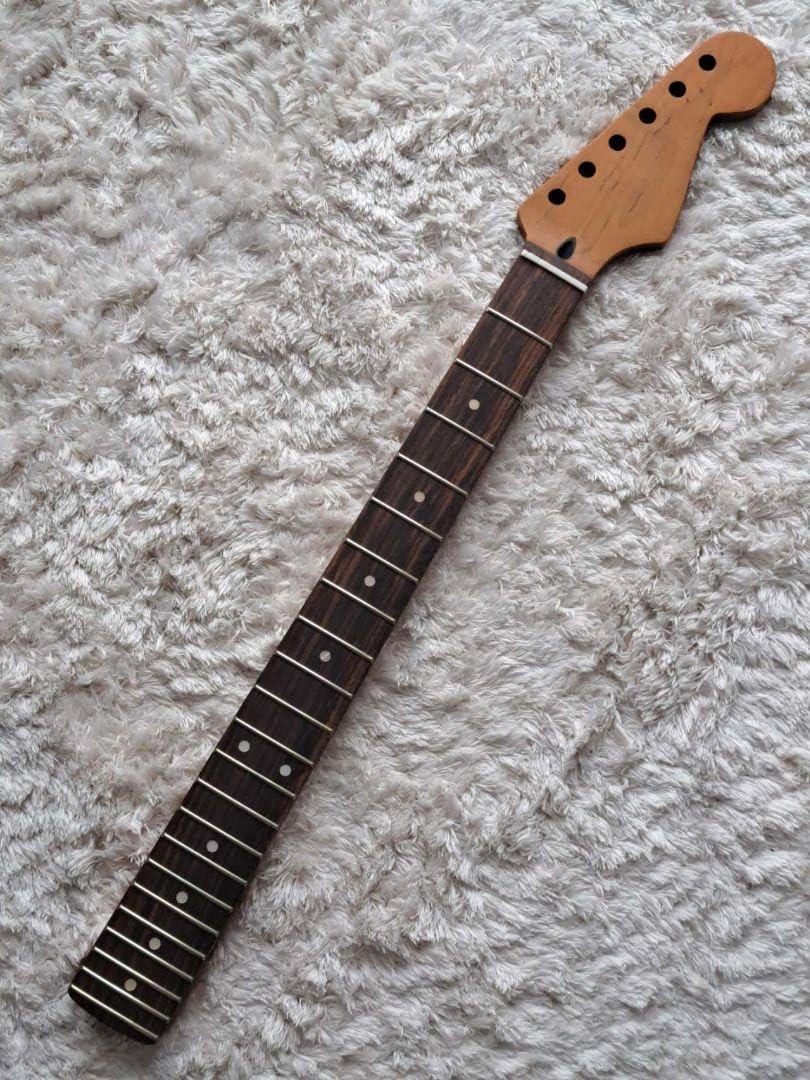 ストラトキャスターネック（No67）ローステッドローズ指板ビンテージカラー