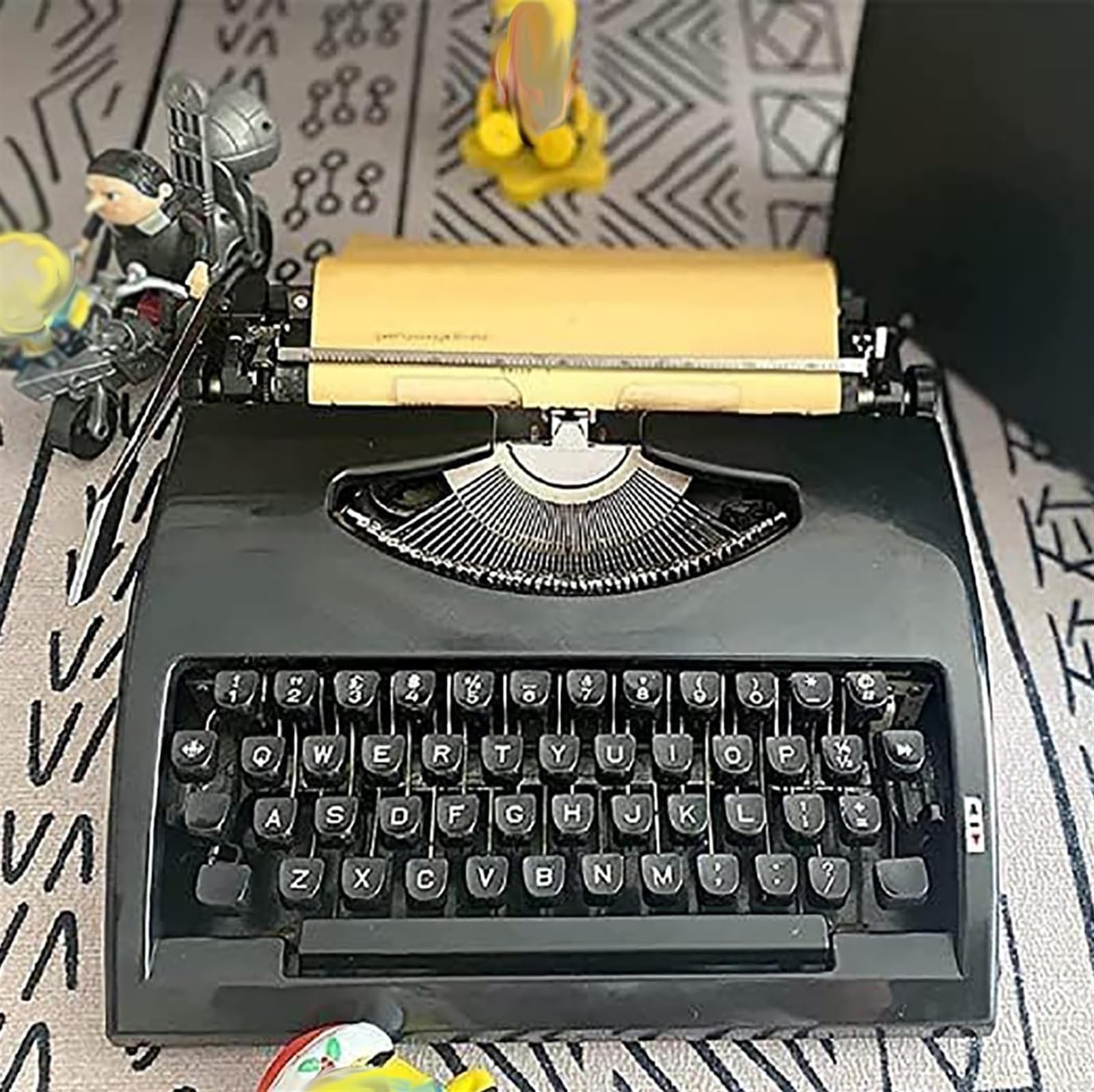 Amazon | 機械式英語タイプライター、黒のヴィンテージタイプライター