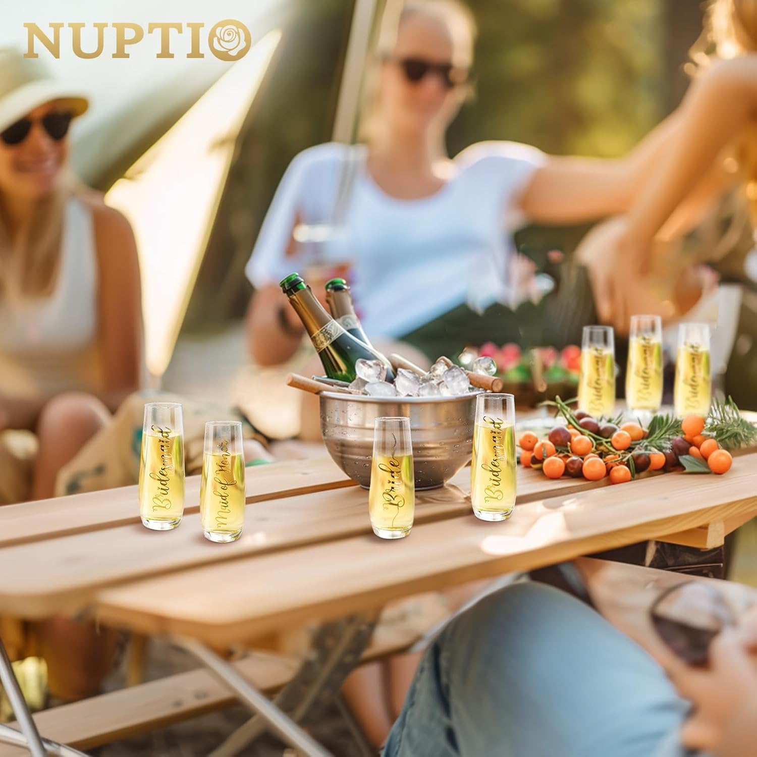 Nuptio Copas de champán para regalo de boda: juego de 8 vasos grabados Bride Bridesmaid Dama de honor champán Prosecco Glasses Gold Tumbler Fiesta Copa de champán Flautas de champán regalo sin tallo