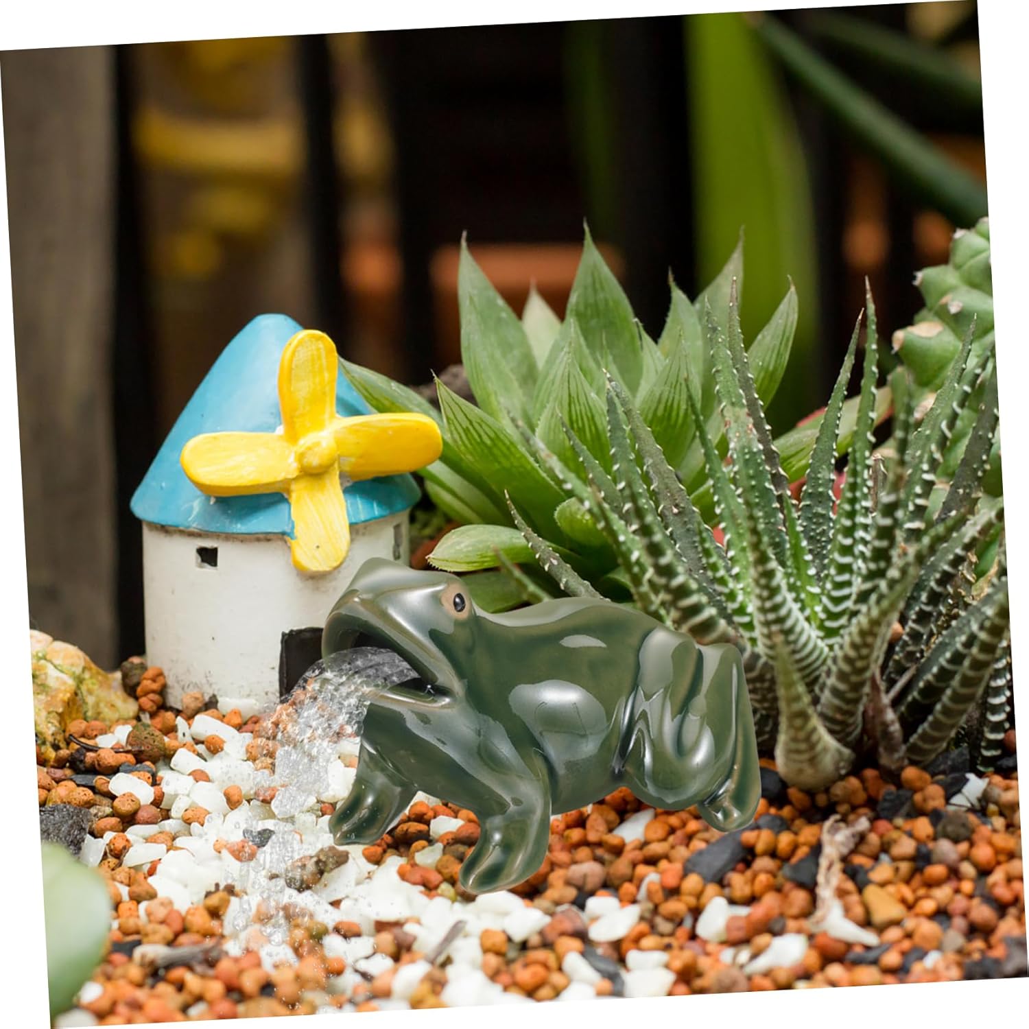 Ceramic Fountain Frog Water Circulation Spitting Outdoor Garden Decor Small Patio Courtyard Sculpture Waterfall Frog for Balcony Landscape