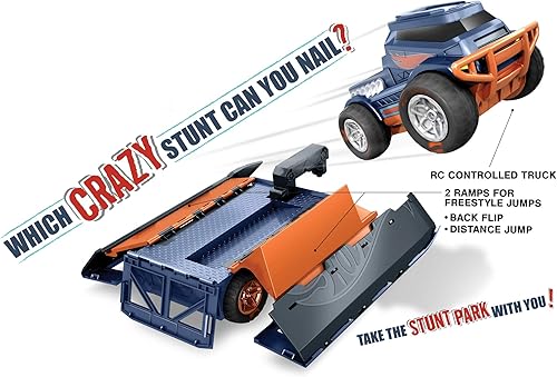 Miniatura 3 de Hot Wheels RC Trick Truck Transformando Stunt Park, vehículo