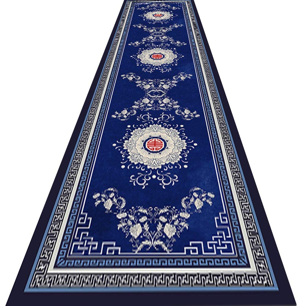 Tapis de passage d'allée bleu rayé pour une entrée de maison propre et accueillante