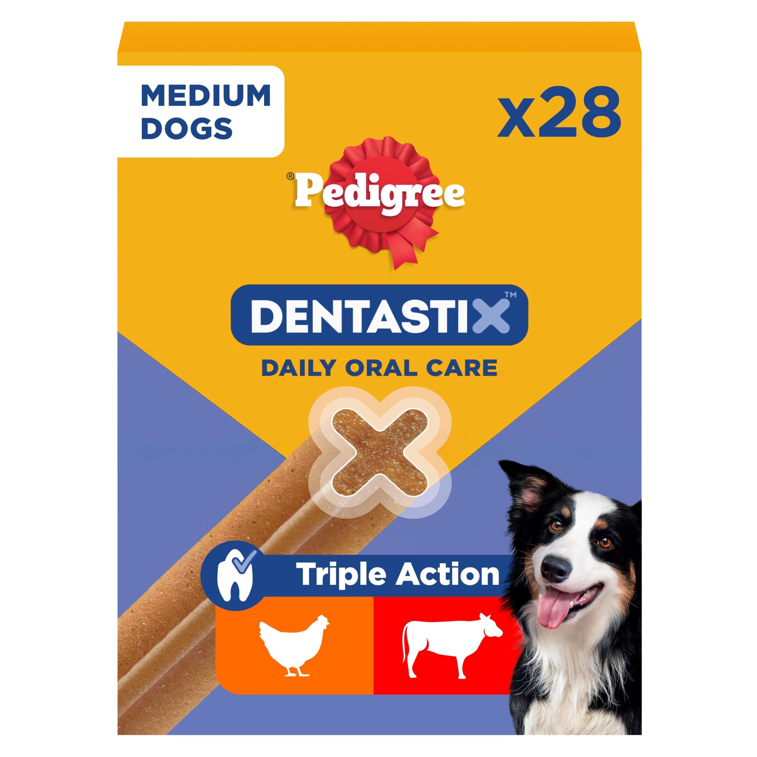 Pedigree DentaStix - Daily Dental chews for medium Dogs (10-25 kg), 28 Pedigree Dentastix sticks (Pack of 4)