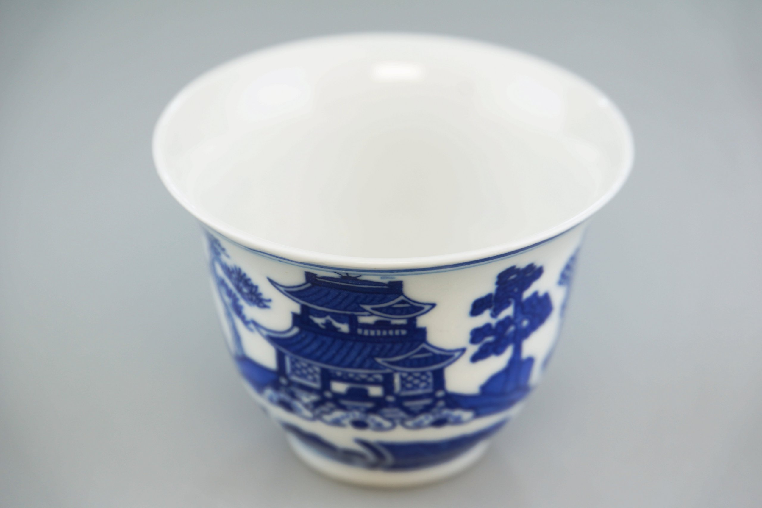 山水画デザインの陶器 Amazon.co.jp: 景徳鎮 磁器 ぐい呑み 【山水図】 ZK-007-2 : ホーム