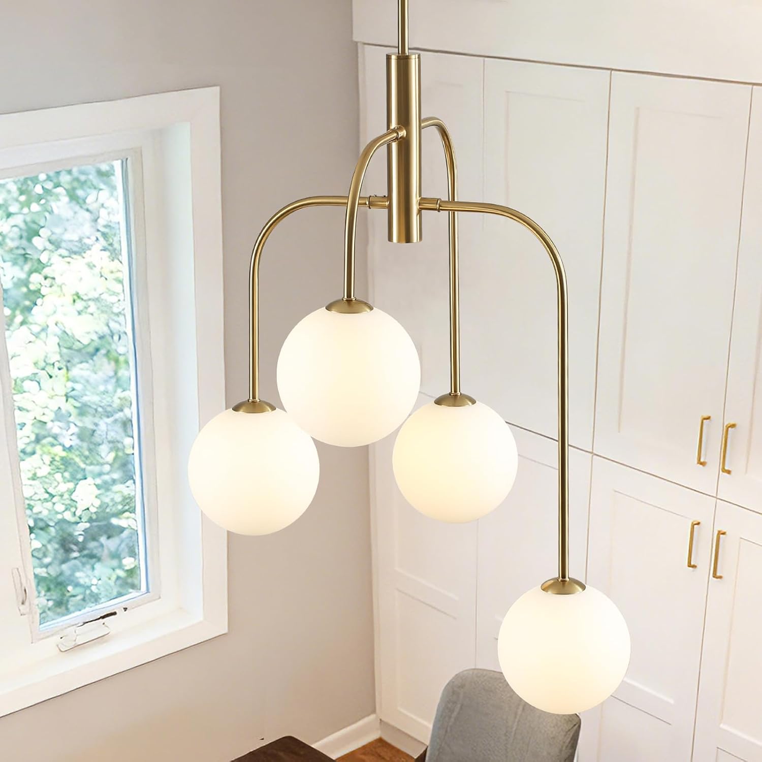 Mid Century Modern Chandelier, 4-Light Milk Glass Globe Chandelier Brushed Gold Sputnik Ceiling Light Fixture, Adjustable Hanging Pendant Light for Dining Room Kitchen Island Entryway, Bulbs Included