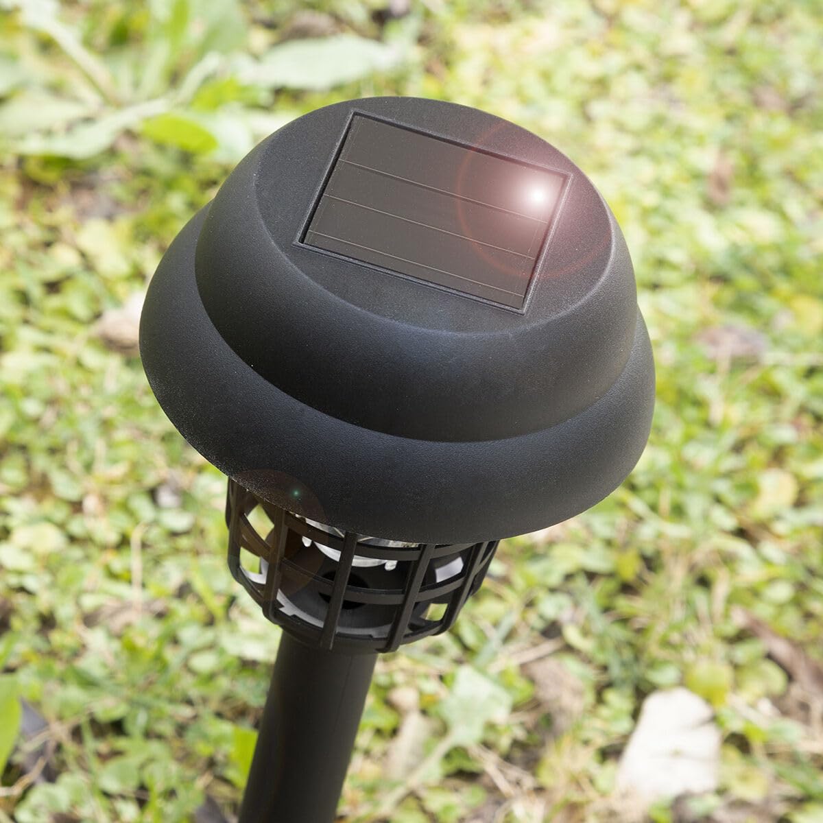 InnovaGoods® Lámpara Solar Antimosquitos, antimosquitos electrico eficiente Trampa Ecofriendly, Sin Químicos ni Olores. Carga Solar, Resistente al Agua IP44. Repelente Mosquitos para Exteriores.