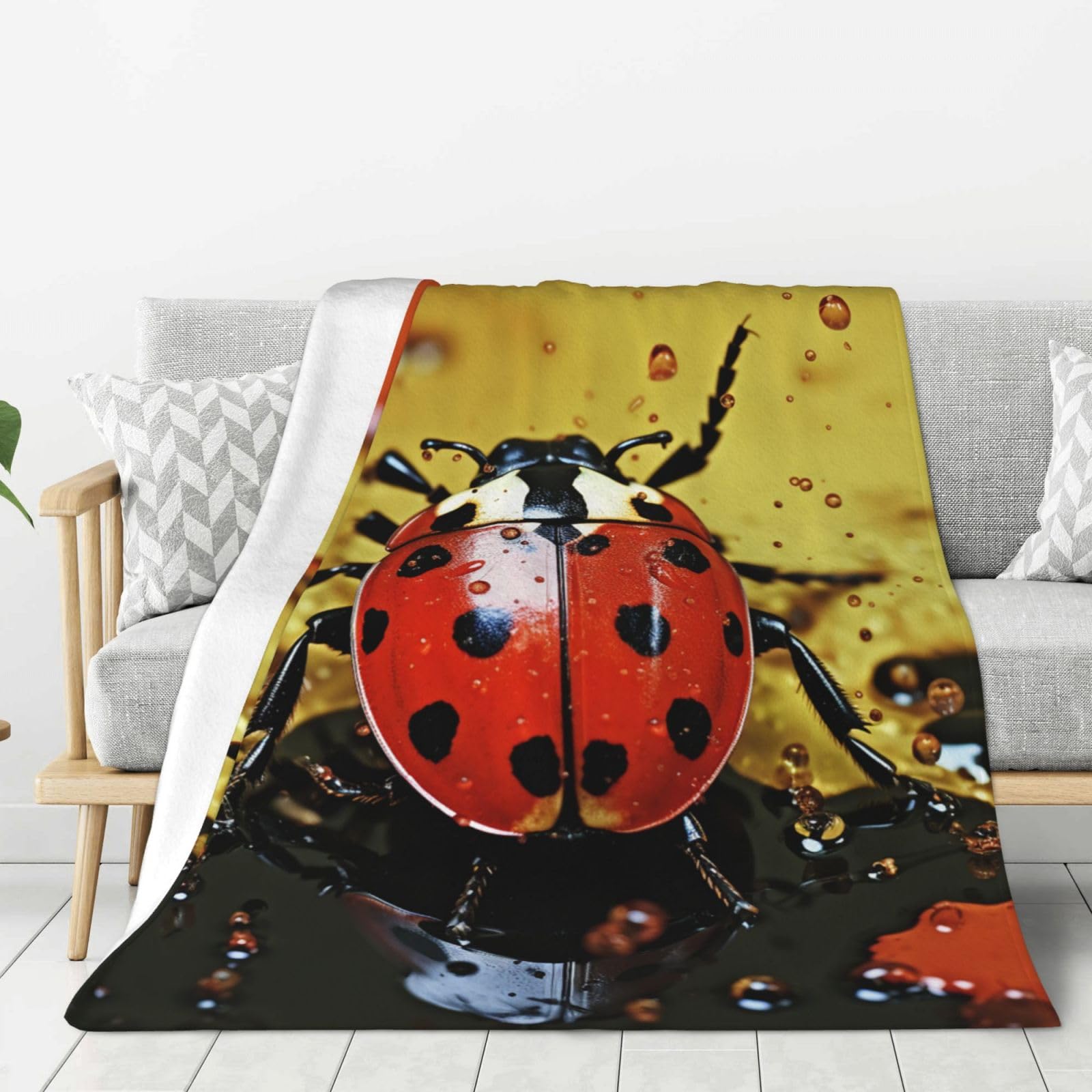 Couverture en flanelle motif coccinelle idée cadeau utile