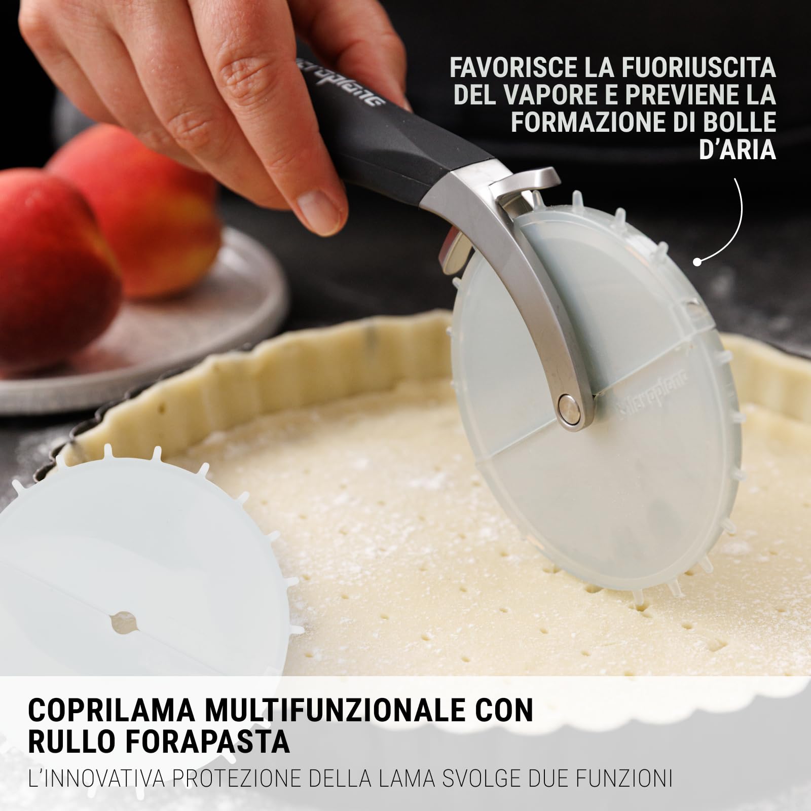 Microplane Tagliapizza Professionale XL Inox con Manico Antiscivolo e Copri‑lama | Lama extra‑affilata doppio‑smusso |Professional Pizza Wheel | Per pizza, quiche, focaccia | Lavabile lavastoviglie