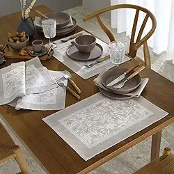 Jogo Americano com 4 peças 45cm x 31cm - Fácil de limpar - Estampa Clássica Floral Bege - Dohler