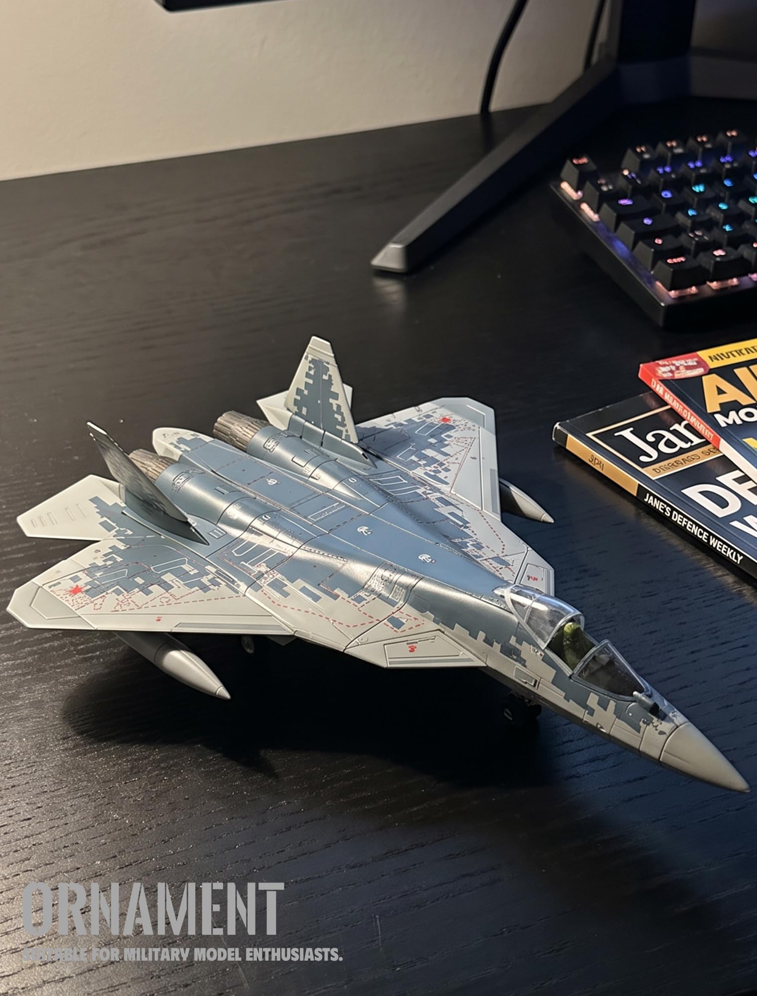 Amazon | SEBUNAS 1/72スケール Su-57S 軍用航空機玩具 クイックビルド