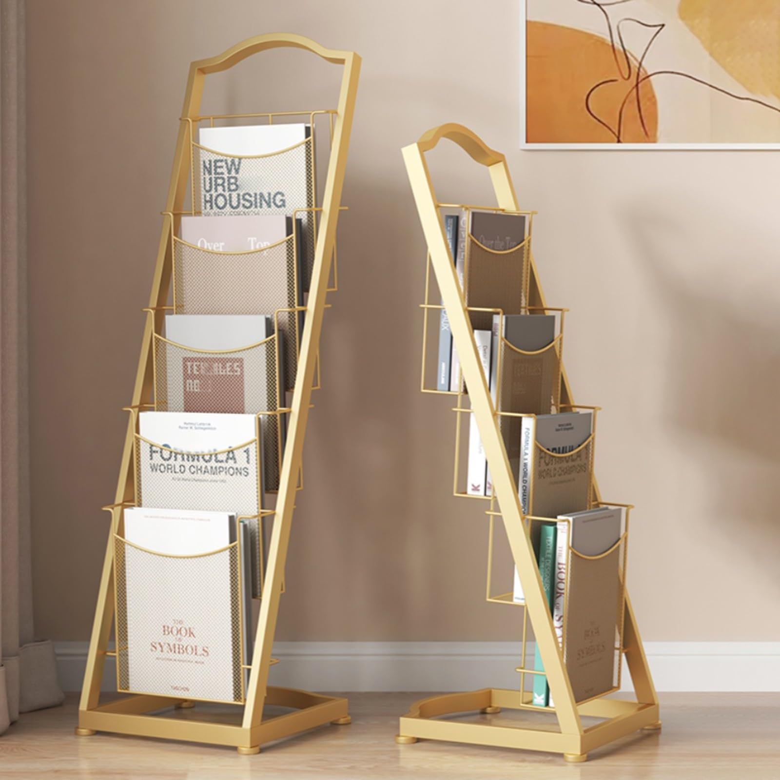 Présentoir à magazines sur pied, haut, à 4 ou 5 niveaux, ouvert, pour journaux et brochures, idéal pour les halls d'entrée, les banques et les bibliothèques. Facile d'accès. Couleur : or. Dimensions