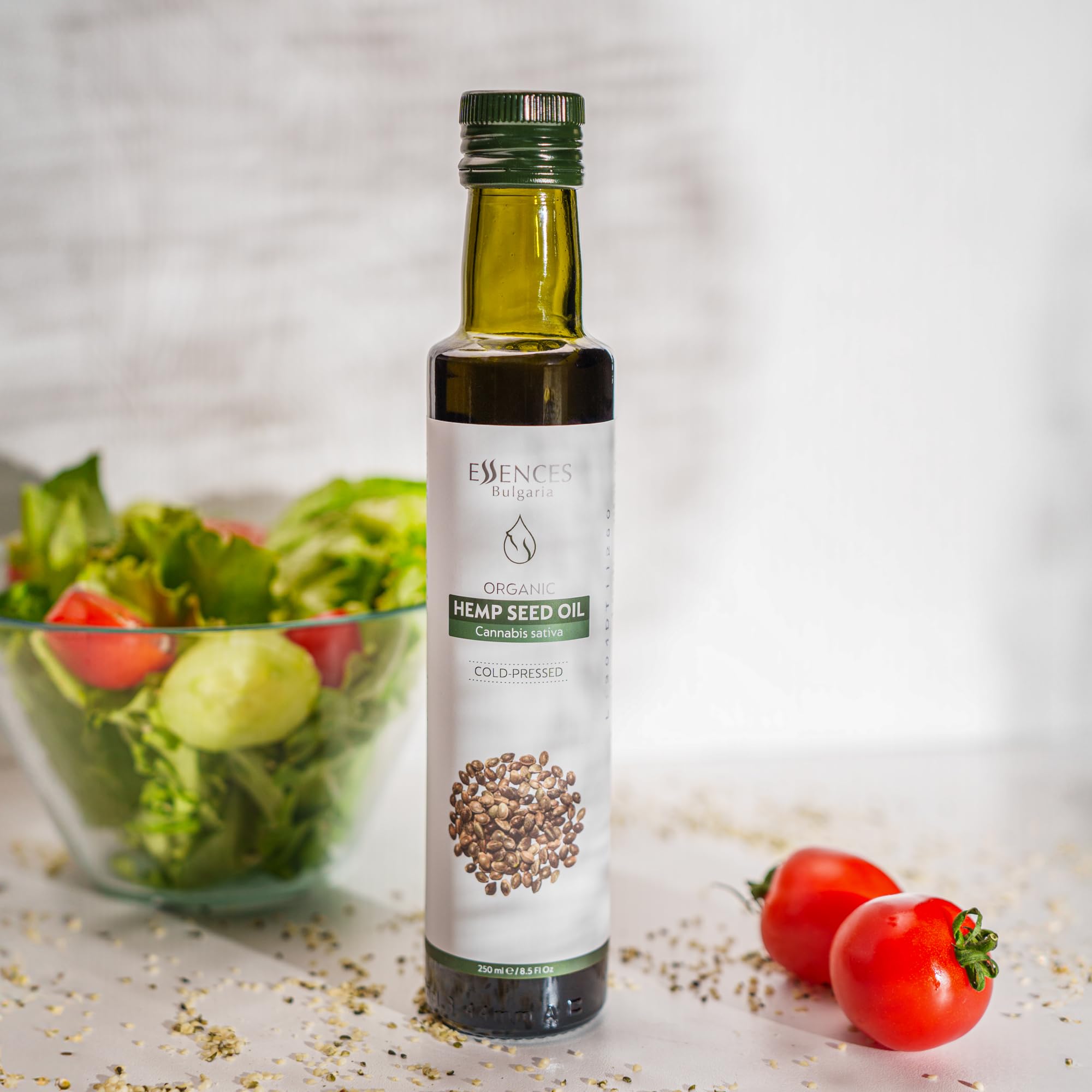 Essences Bulgaria Aceite de Semilla de Cáñamo Orgánico 250ml| Aceite 100% Natural Prensado en Frío | Calidad Extra Premium | Rico en Omegas | Ensaladas | Sin Aditivos ni Conservantes |Sin OMG | Vegano