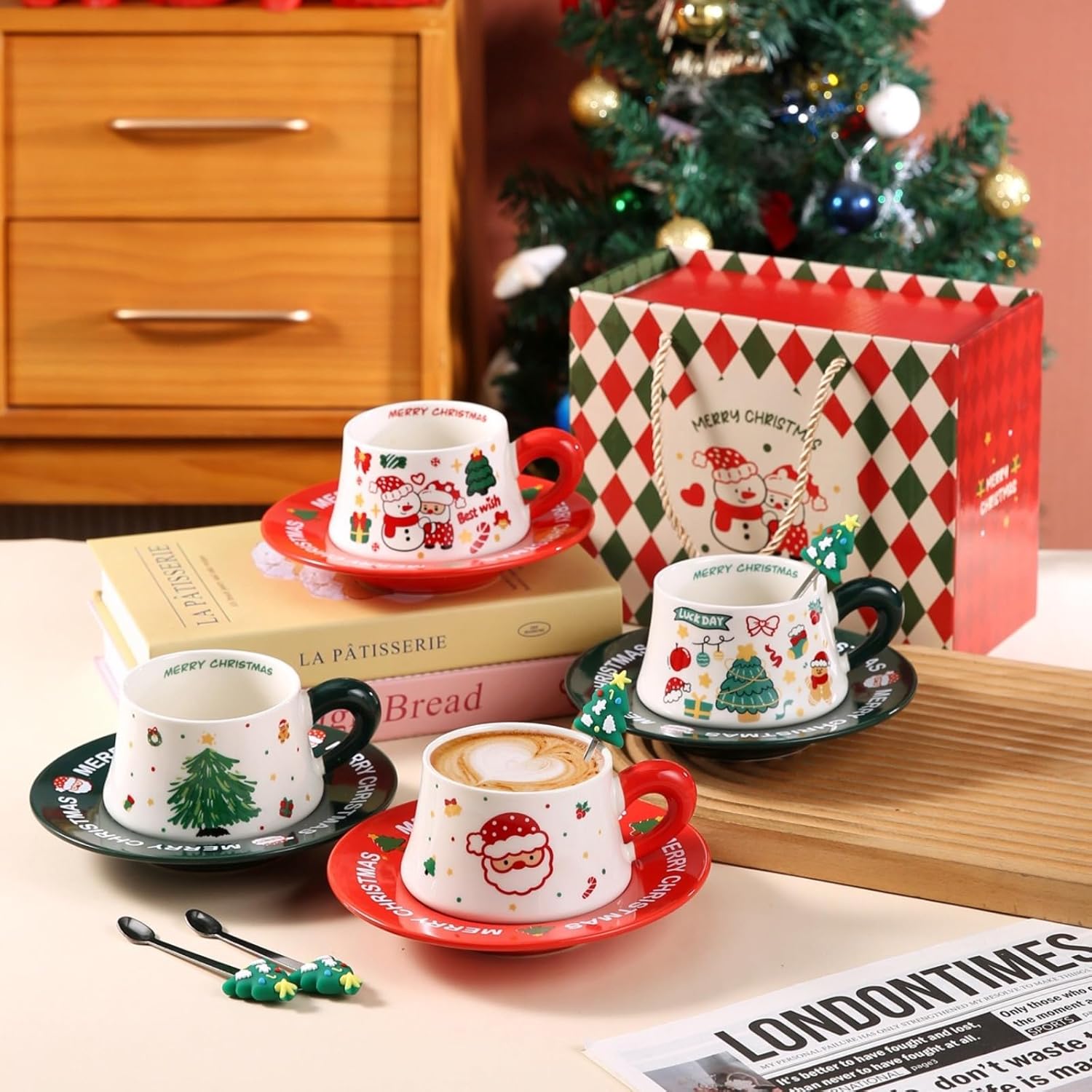 Christmas coffee cups, plates, cute mugs, creative Santa Claus ceramic water cups, Christmas tree gift cups