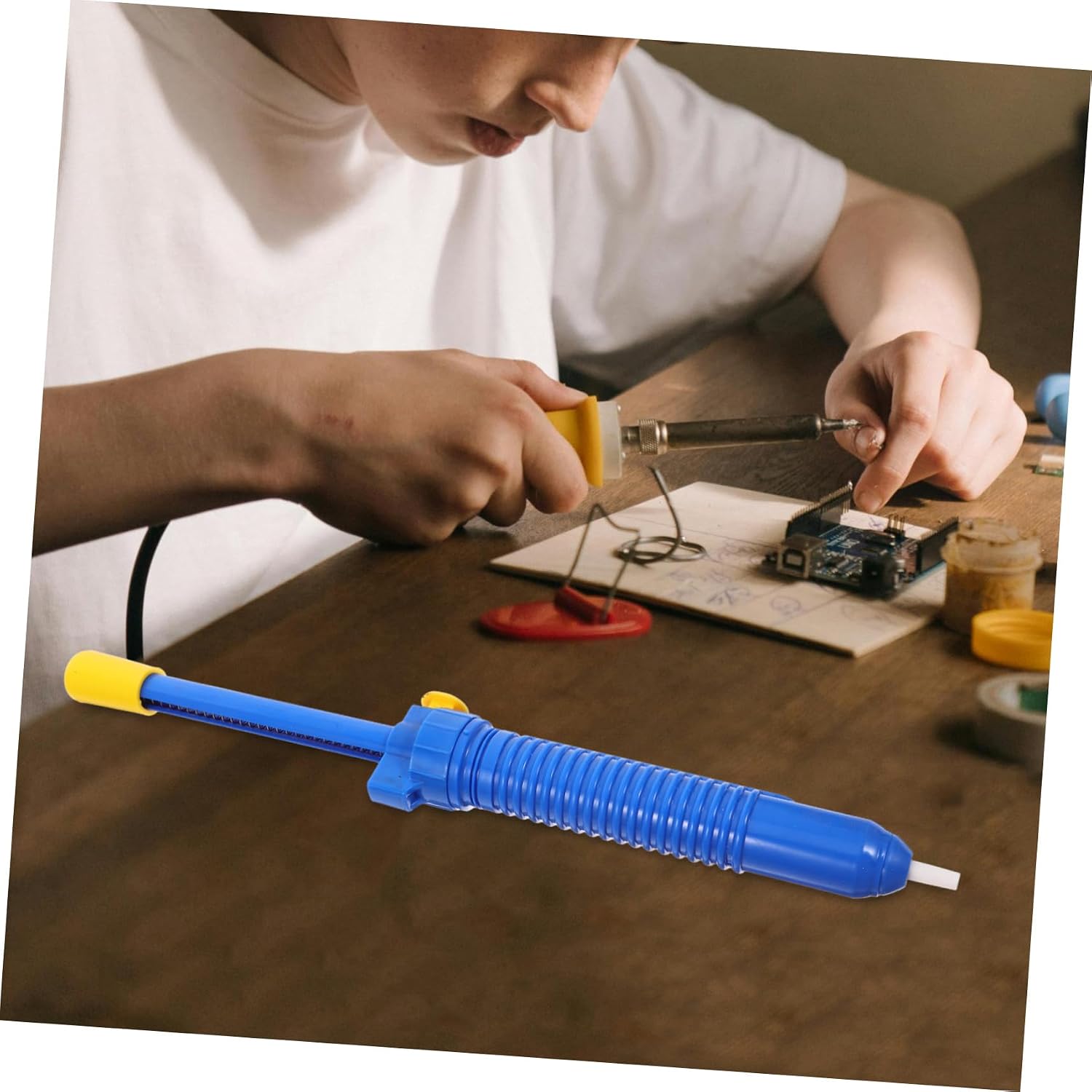 Blue Manual Desoldering Pump with Strong Suction for Soldering | Plastic Body, Time-Saving Removal, Hand Tool for Welding and DIY Projects, Professional Use