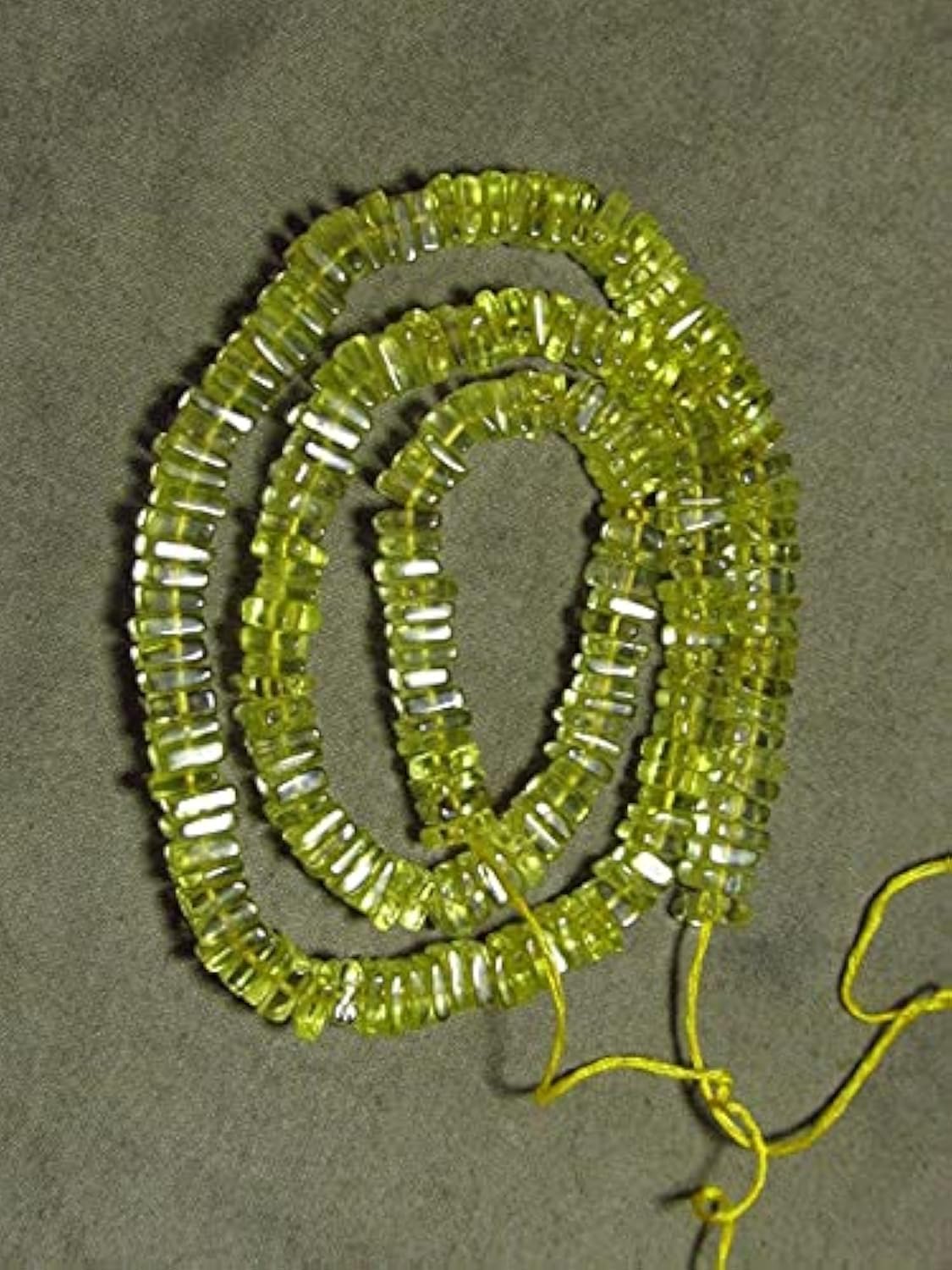 Perles en quartz citron de forme carrée pour confectionner un bracelet bohème chic
