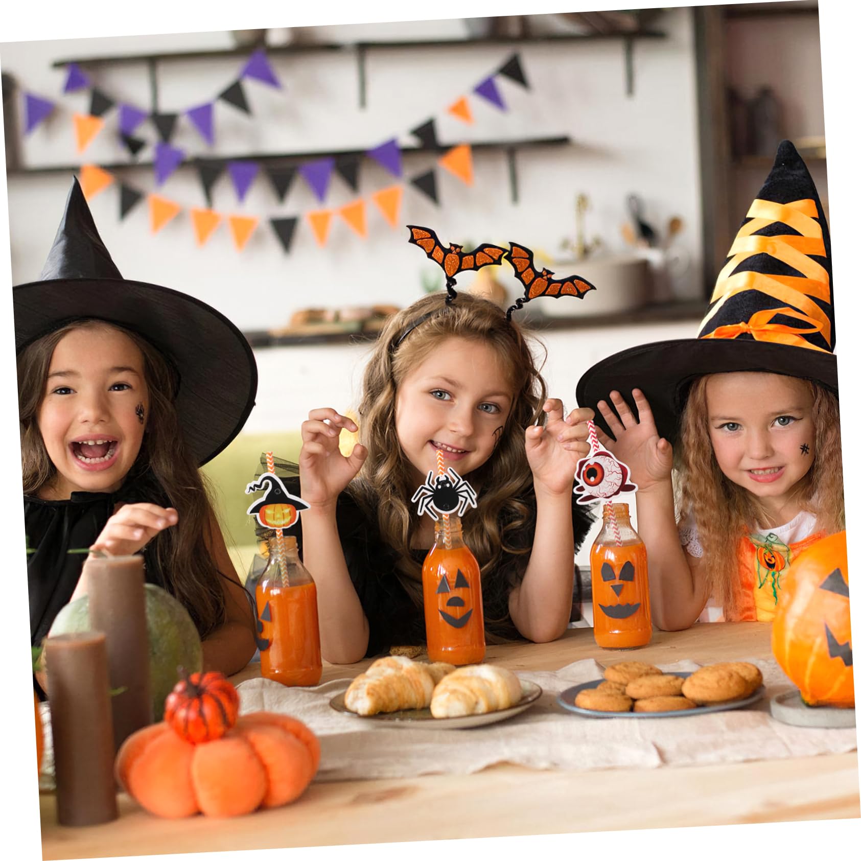 COLLBATH 6 Confezioni Cannucce di Halloween Stampa Colorata Righe Cannucce di Carta per Feste Elementi di Halloween come Ragni Teschi Bulbi Oculari Luci di Zucca e Cappelli da Strega