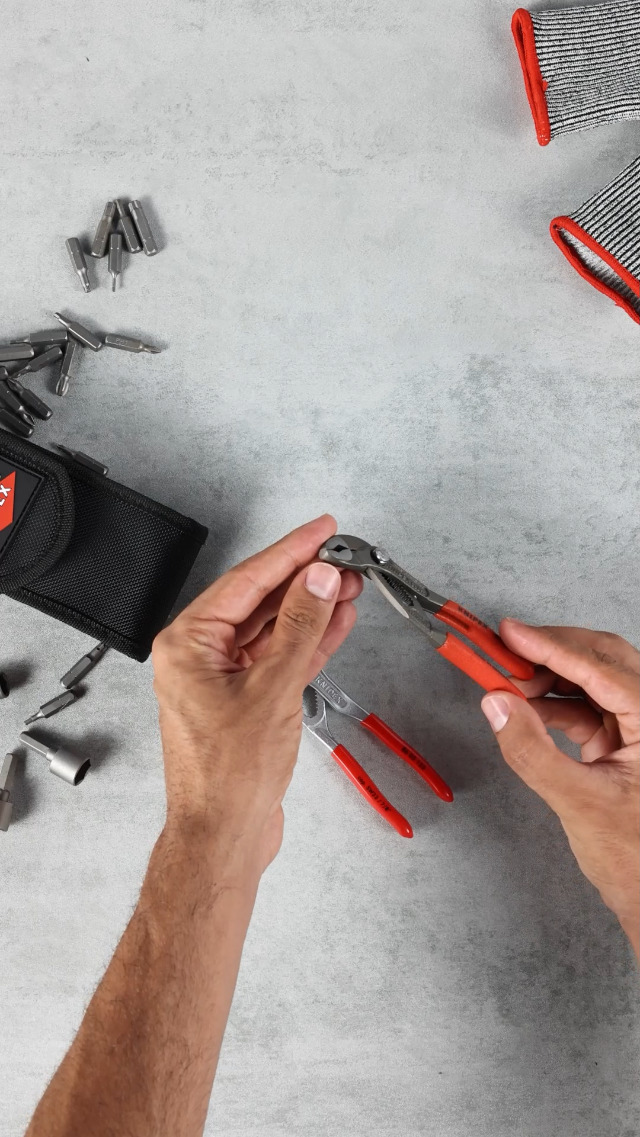 Knipex Mini pliers set in belt tool pouch (self-service card