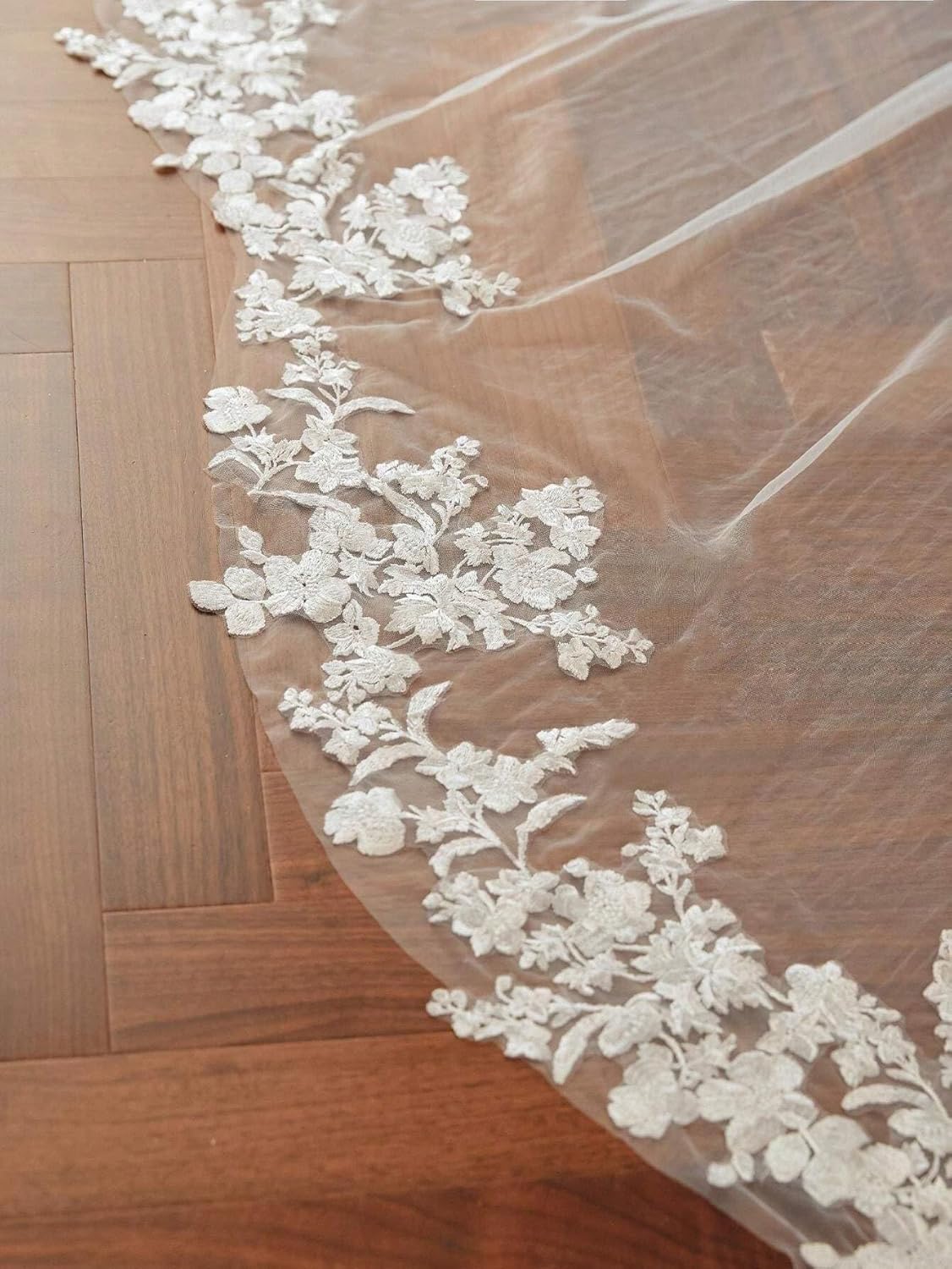 Petal Shape Wedding Bridal Veil With Metal Comb White Ivory