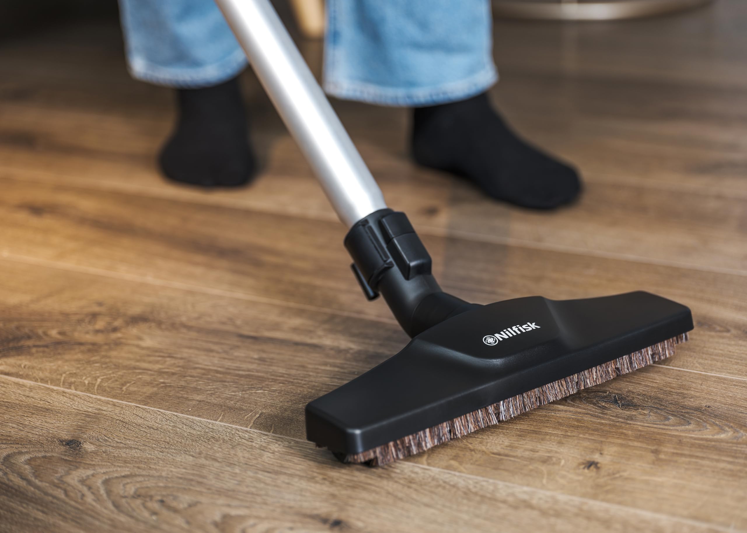 Nilfisk Aspiradora Select para Suelos y Alfombras - Aspirador de Trineo Anti-Alérgenos con filtro HEPA, Elimina el Polen de Suelos y Aire - Negra (BLSU13P08A1)