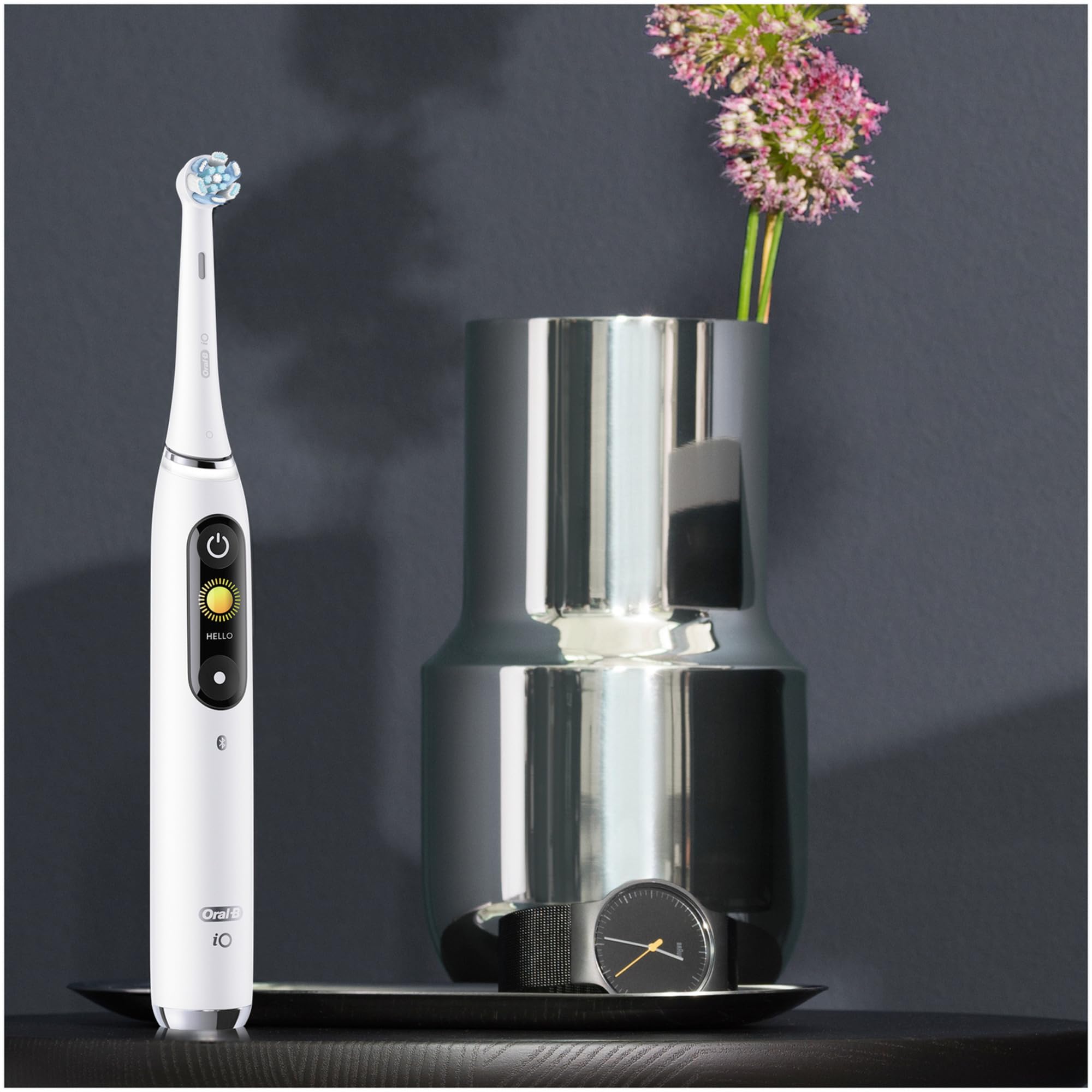Oral-B iO Series 9 Brosse à dents électrique, 2 brossettes, 7 modes de brossage, soin des dents, écran couleur, étui de voyage, albâtre blanc