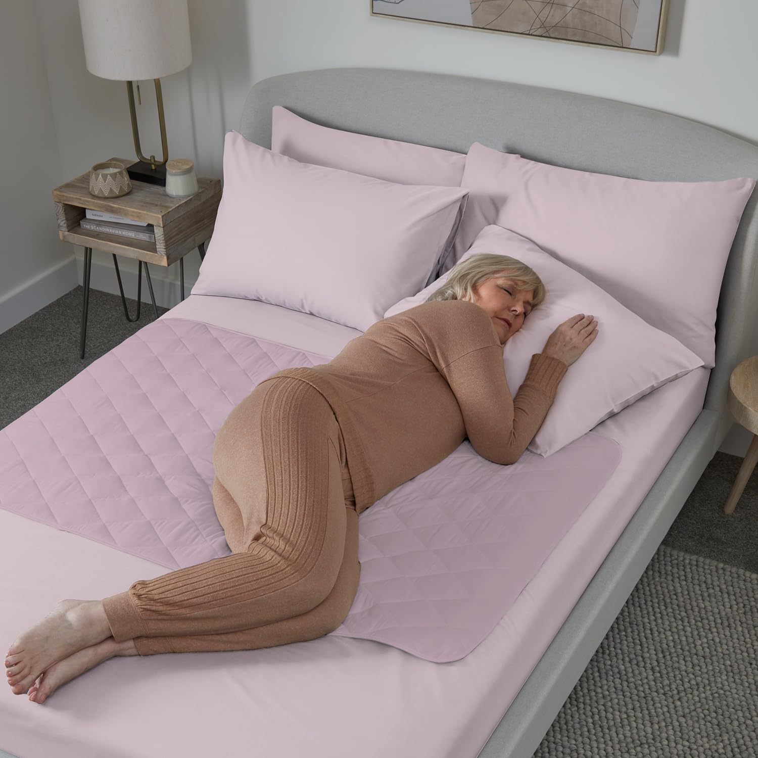 Almohadilla impermeable de GuardedSleep | Sábana húmeda lavable de alta calidad para adultos o niños con incontinencia | Adecuado para camas dobles e individuales | Antideslizante (2, rosa)