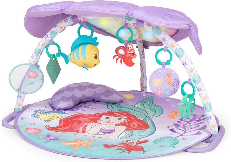 Disney Baby The Little Mermaid Twinkle Trove Gimnasio de actividades musical para bebés con luz y almohada para el tiempo boca abajo, recién nacido +