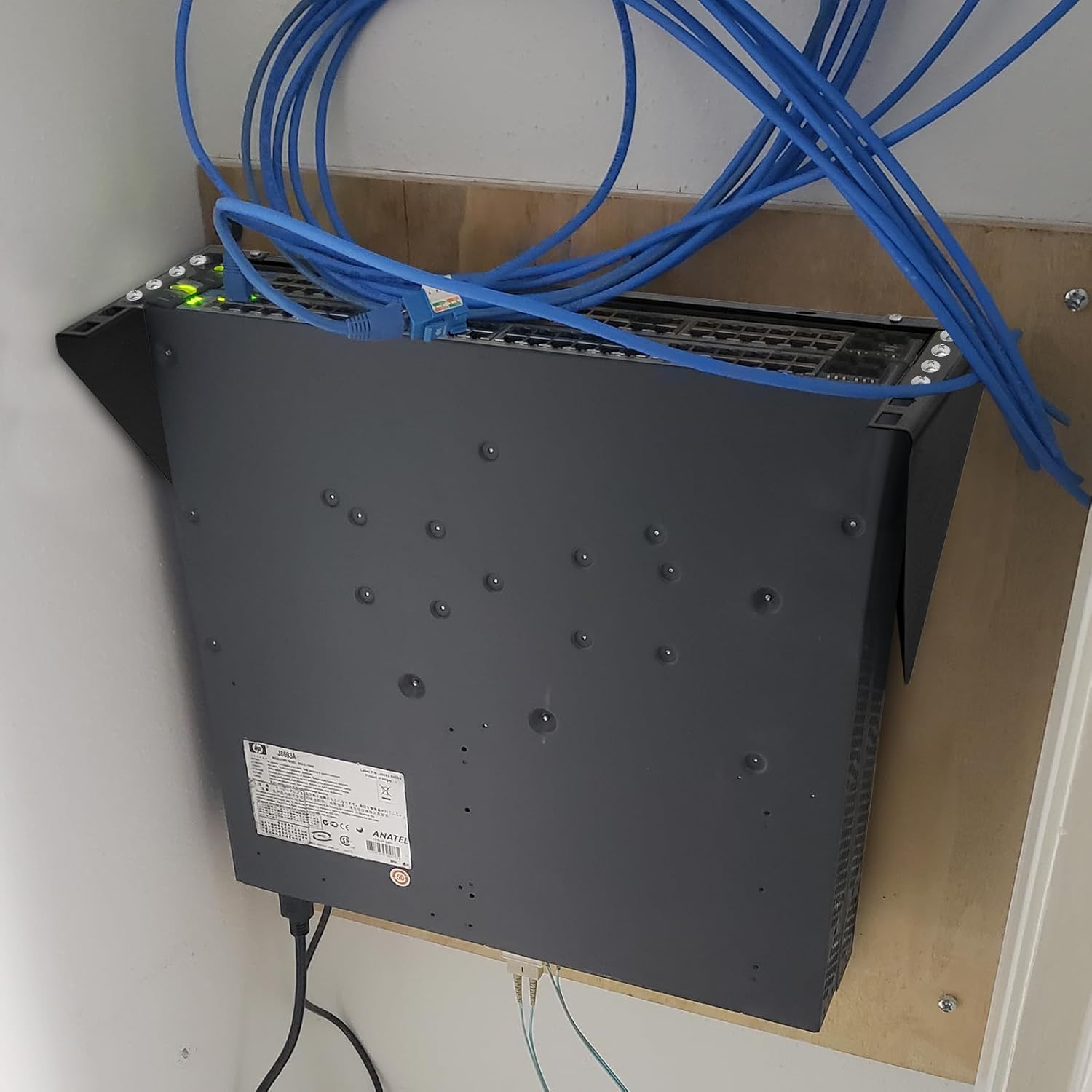 2u Hinged Wall Mount Patch Panel Bracket, 2u Patch Panel Bracket, Vertical Wall Mount Rack for 19 inches Networking Equipments Including Mounting Hardware - Image 7