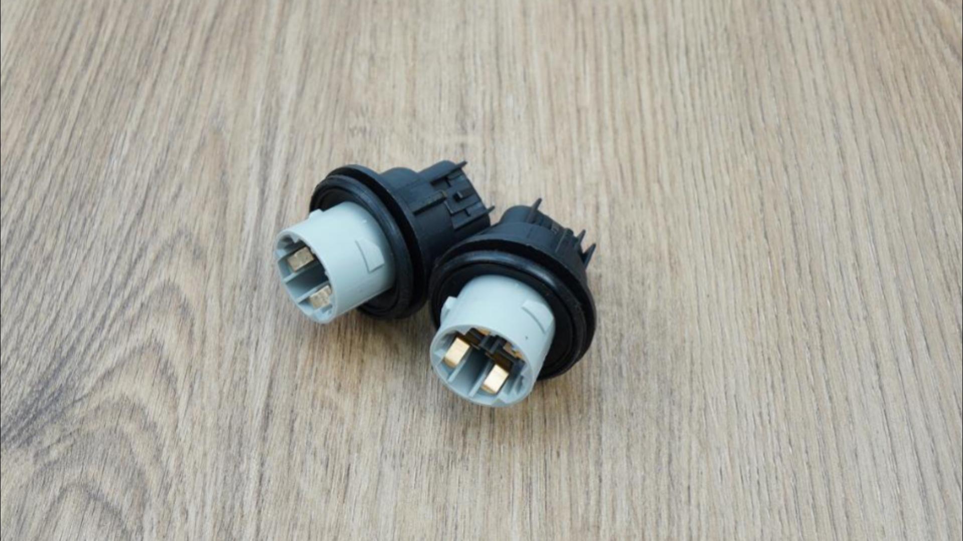 Amazon | GoaMotors 2個セット パーキングライト電球 ソケット ウィンカーソケット ジープ コンパスパトリオット 2007-2017  互換 68000686AA 645-504 フロントリアランプバルブソケット | ソケット分配器 | 車＆バイク フロントLH RHターンシグナル電球ソケット2個 68191950AA ジープパトリオット2011-2016コンパス2011-201