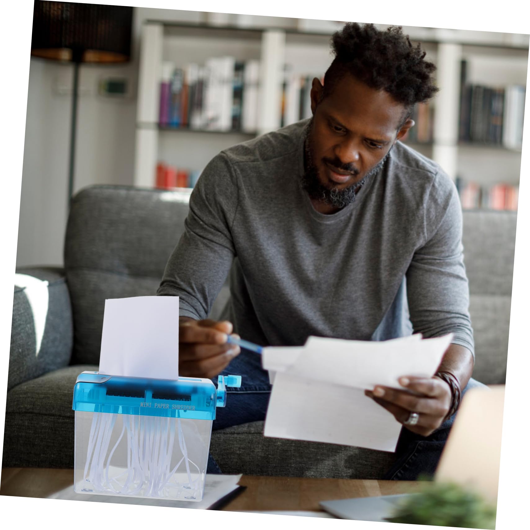 SEWACC Desktop Manual Shredder Compact Wear Resistant Shredding Device for Home Office Use Easy Clean Shredder with Wastebasket for Efficient Document Disposal