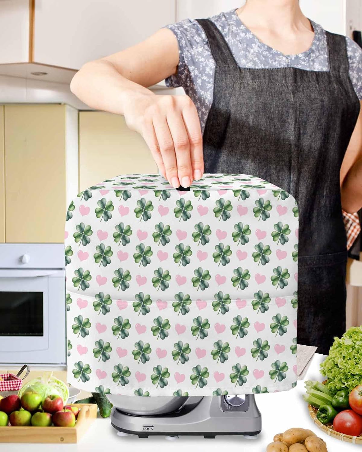 St. Patrick's Day Stand Mixer Cover with Storage Pocket, Waterproof Kitchen Mixer Covers, Green Lucky Clovers Love Heart Kitchen Appliance Dust Cover Compatible with 4/4.5 Quart Mixers