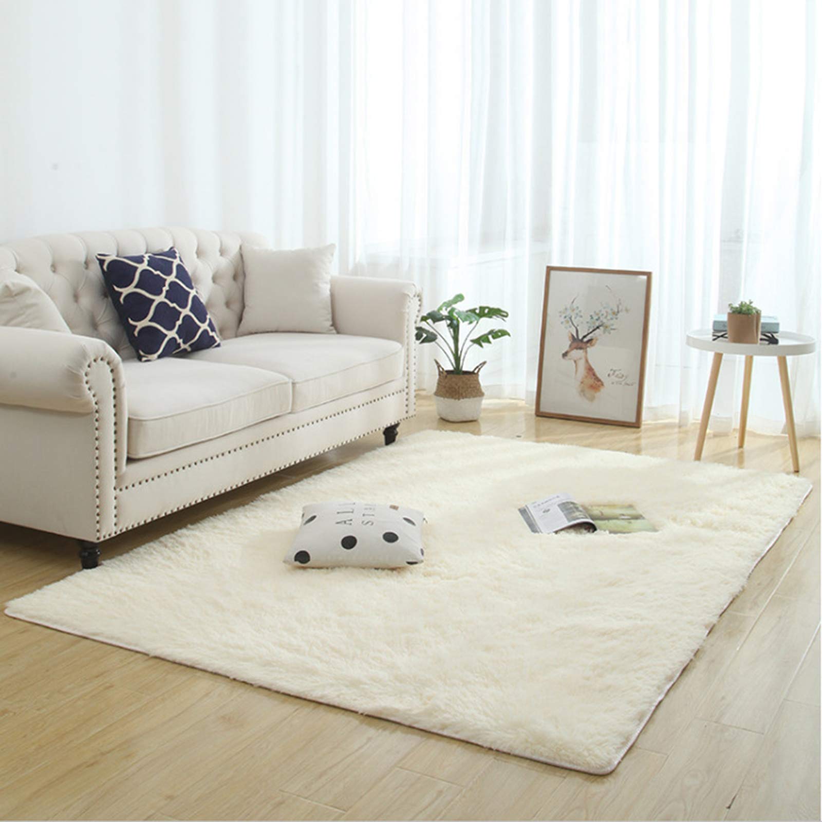 Tapis à poils longs doux pour créer une ambiance cocooning dans le salon