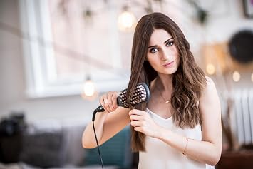 Remington Straightener Brush 2 in 1: Straightener and Hair Brush for Shorter Forming Time (Cold End Ceramic Coated and Antistatic Bristles, Digital Display, 150-230 ° C) Cb7400
