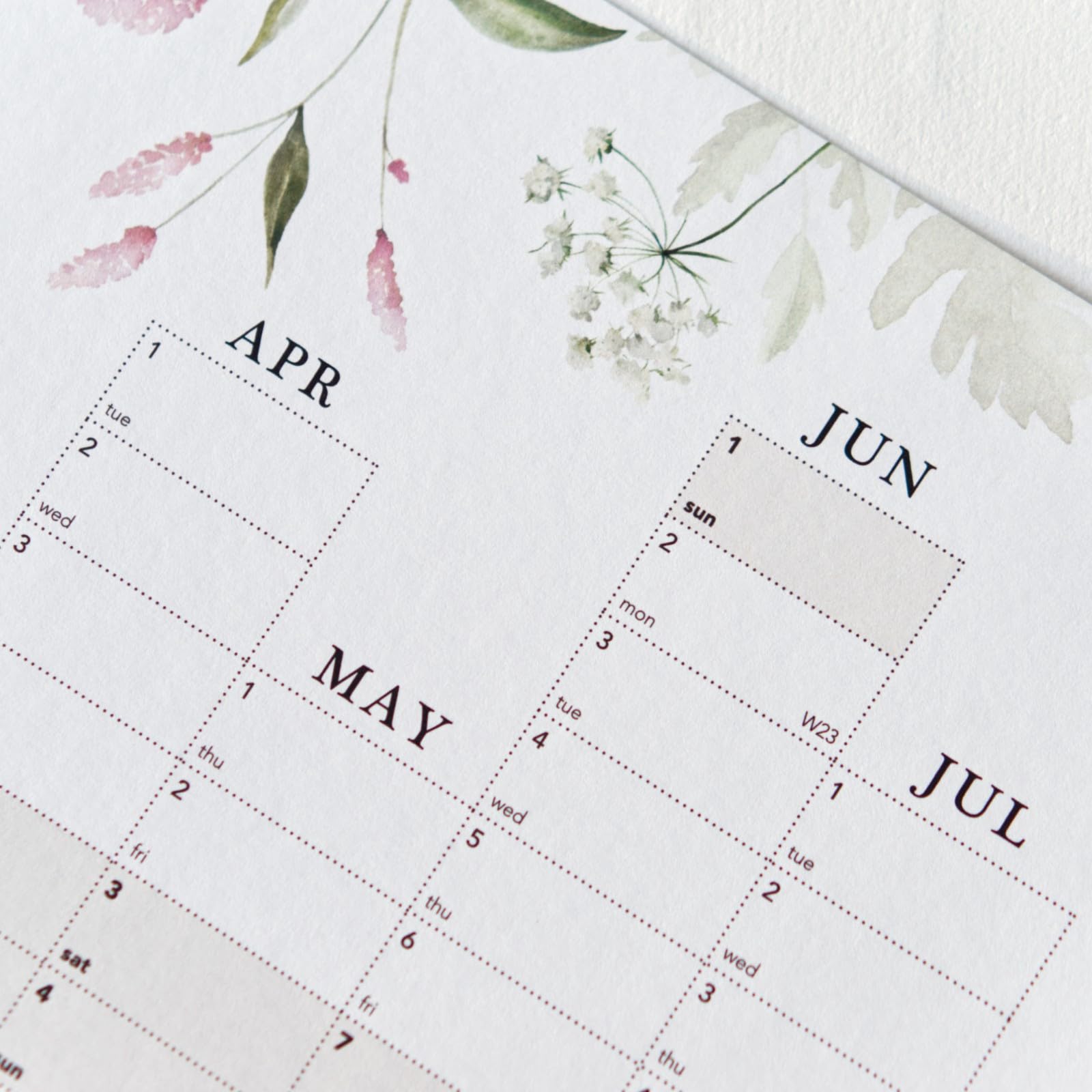 Schuljahres Wandkalender 2026/2027 mit Eichenholzaufhänger- Premium gerollt, 70x100 cm Terminkalender für Lehrer Büro & Planung