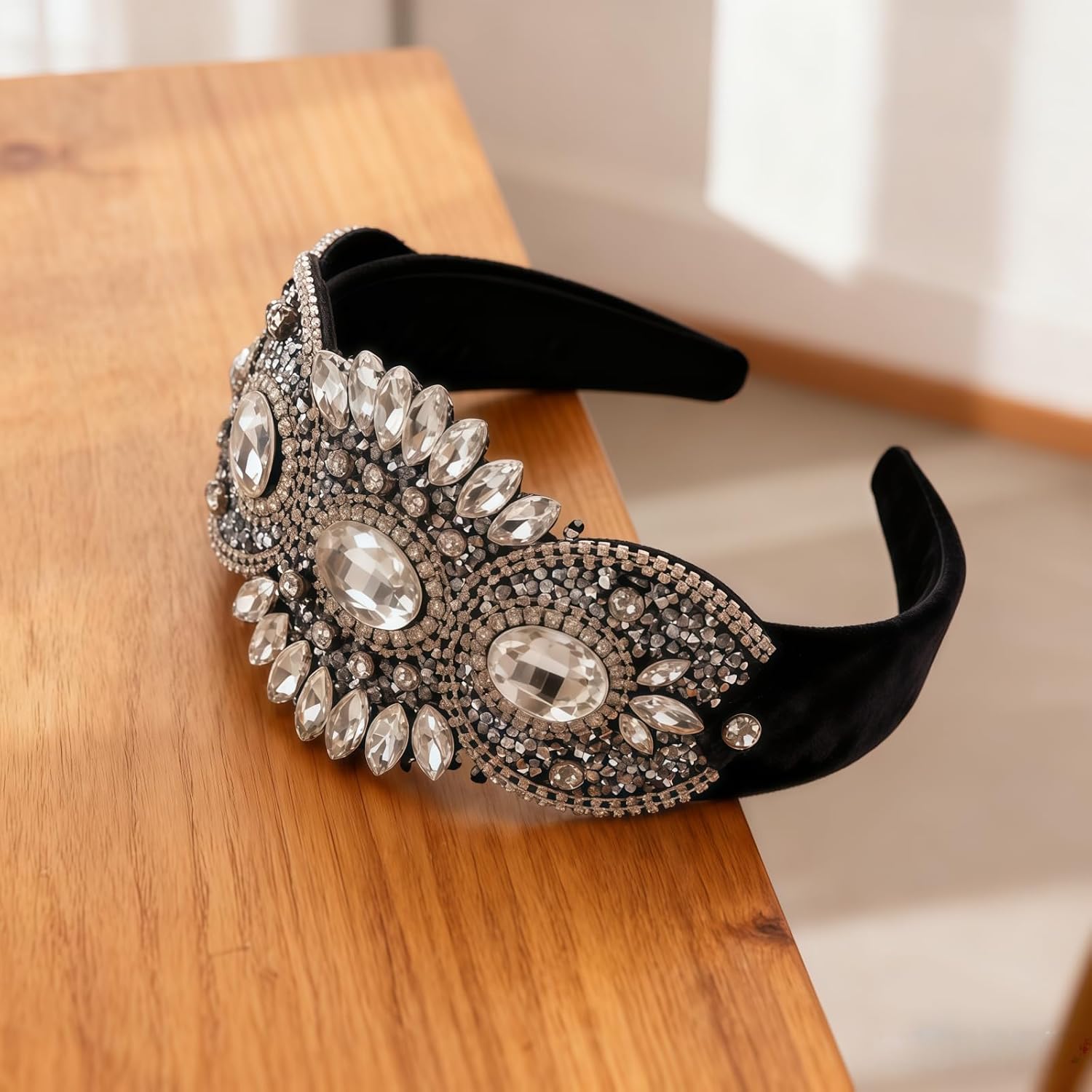 XSKL Rhinestone Headbands for Women Wide Sparkly Bling Crystal Headband,Handmade Vintage Jewelry Hair Bands for Girl Hair Accessories (Black, M)
