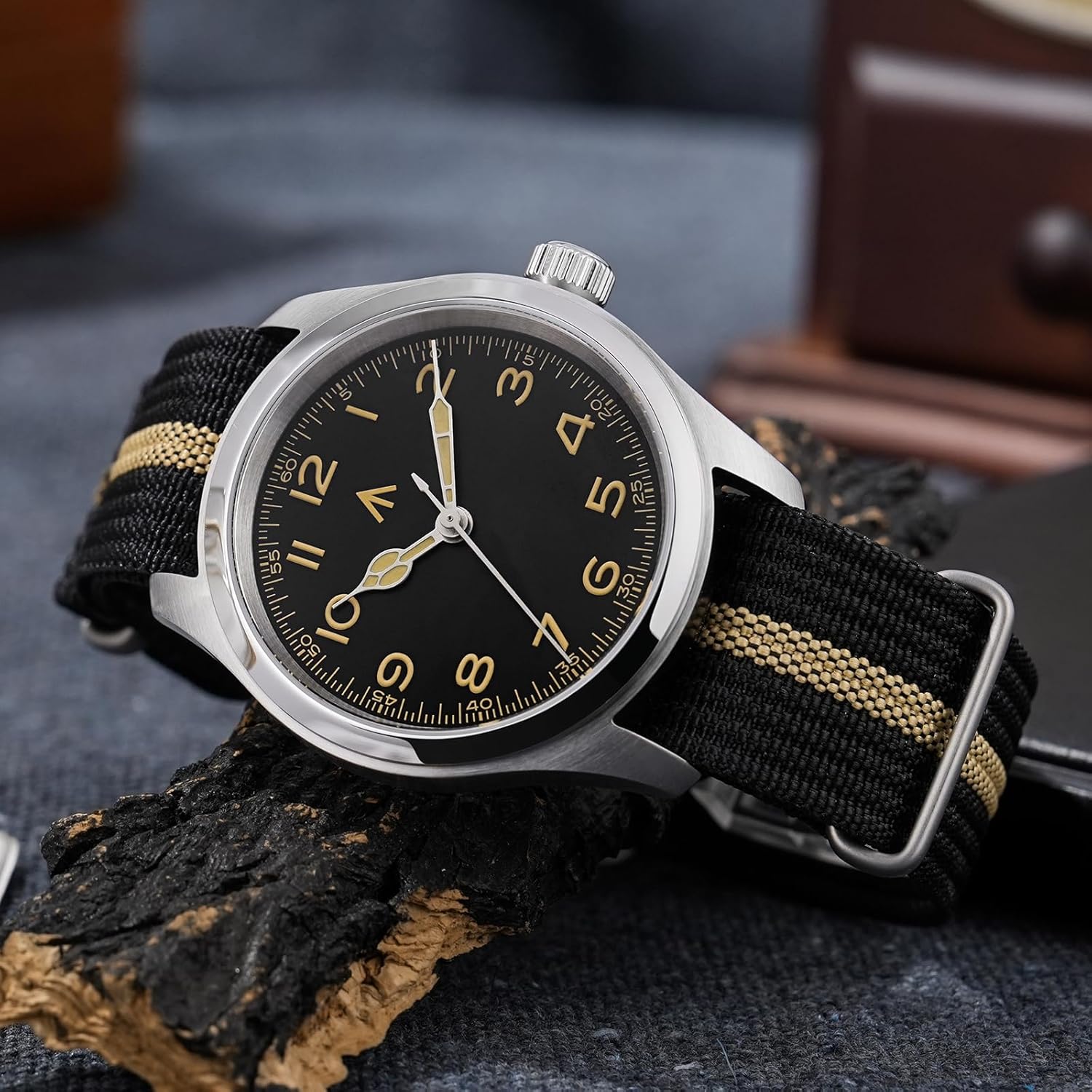 Militado ML08 Japanese Sweep VH31 Field Watch 38mm Men's Military Watch Sapphire Crystal 10 ATM Waterproof Analog Watches for Men and Women