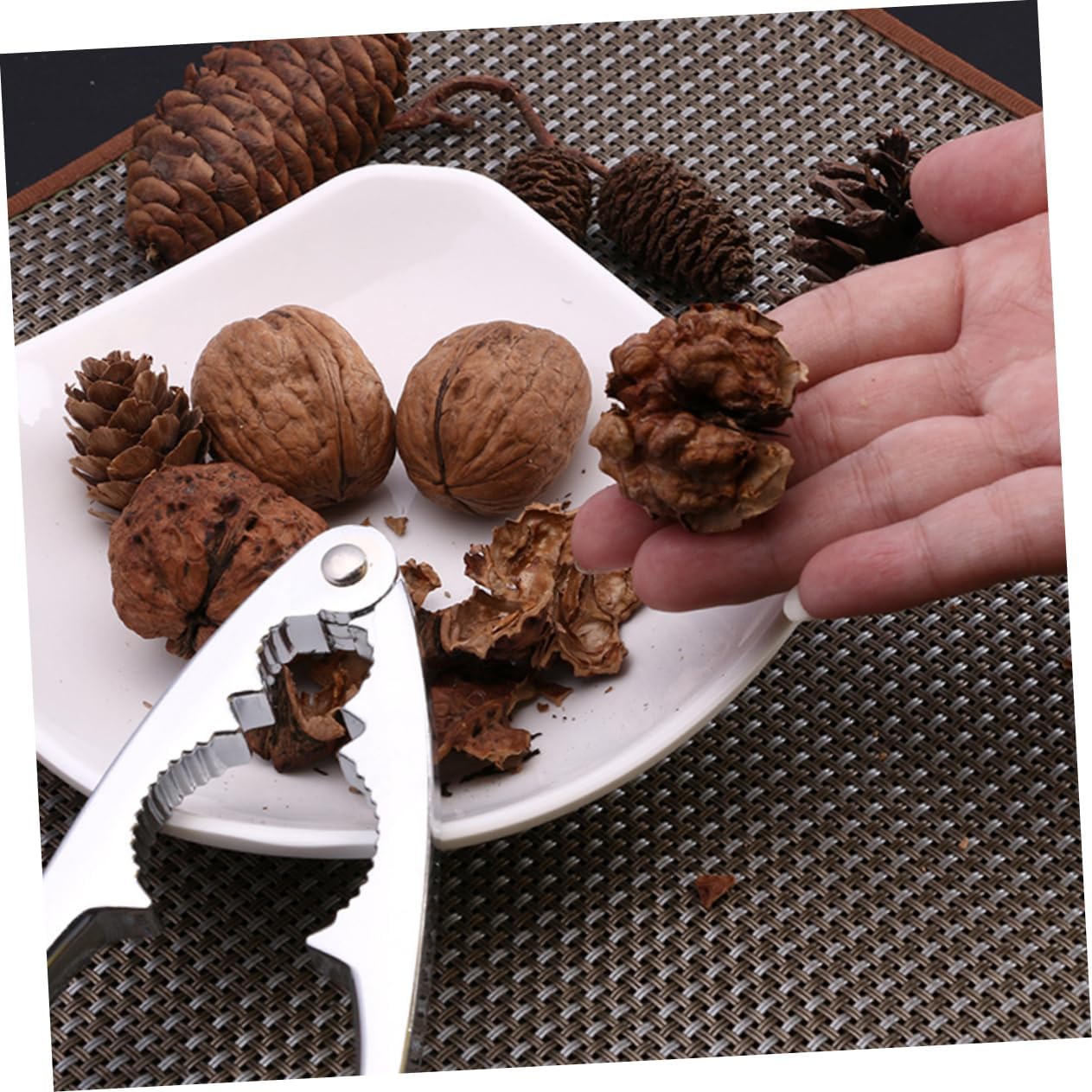 Walnut Nut Cracker Zinc Alloy Silver Heavy Duty Sheller Clip Tool