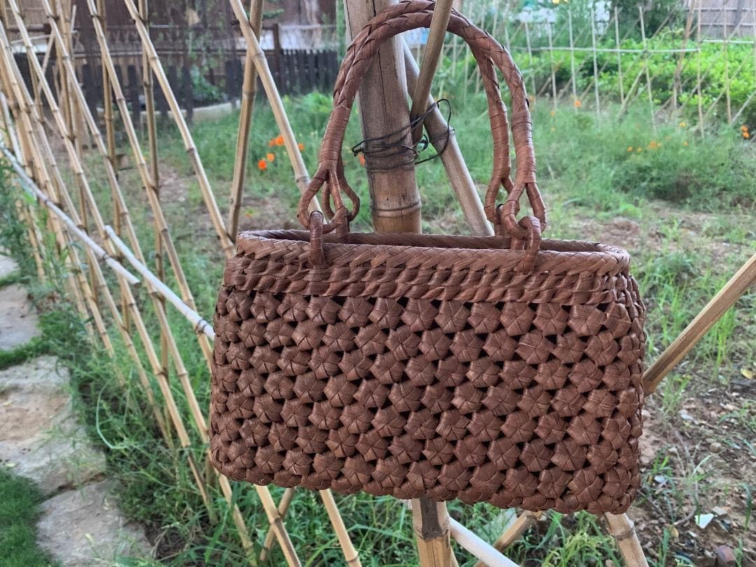 Amazon.co.jp: 山葡萄 カゴ かごバッグ 手作り六角花結び編み 蔓