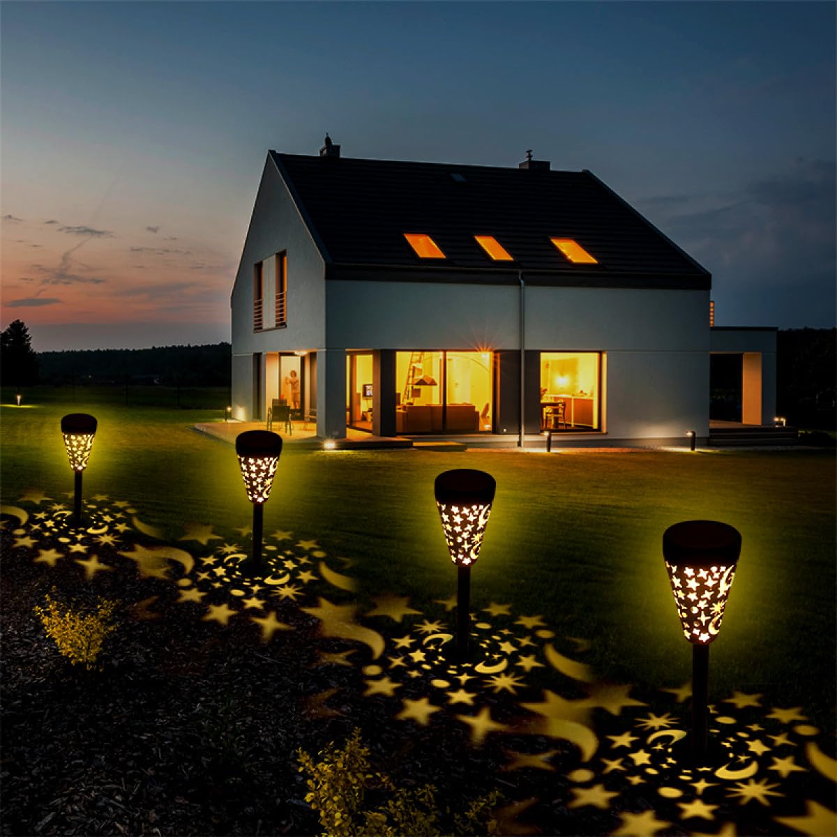 4 Stück Solar Gartenleuchten Außen Star Hollow Design Solar Wegeleuchten für Hof Terrasse und Rasendekoration