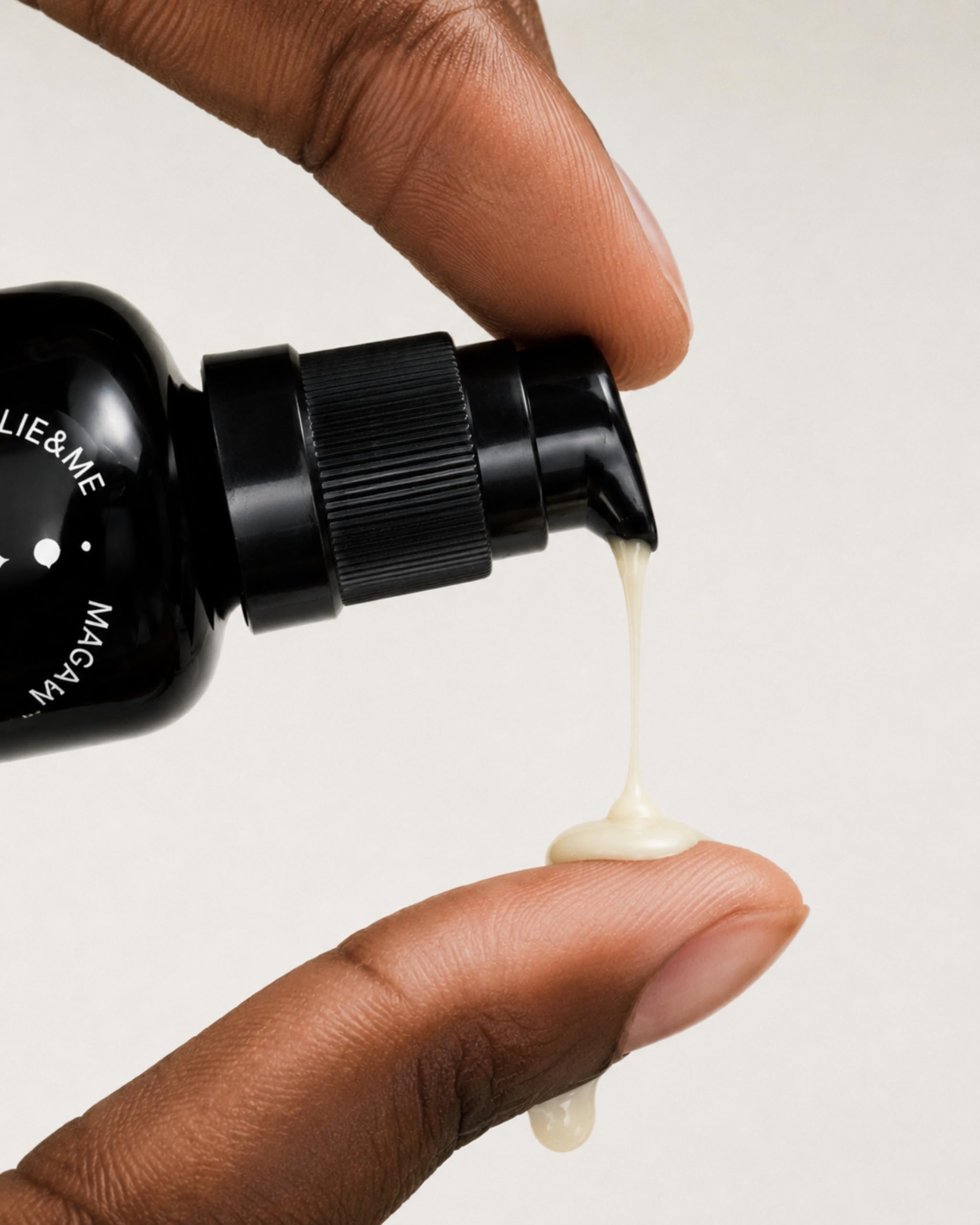 Magalie&Me Radiance Repair Tagescreme No.2 50 ml – Aufhellende Tagescreme mit Schneckensekret, Niacinamid & Multi-Hyaluronsäure-Komplex – Für Pigmentflecken, ungleichmäßigen Hautton & strahlende Haut