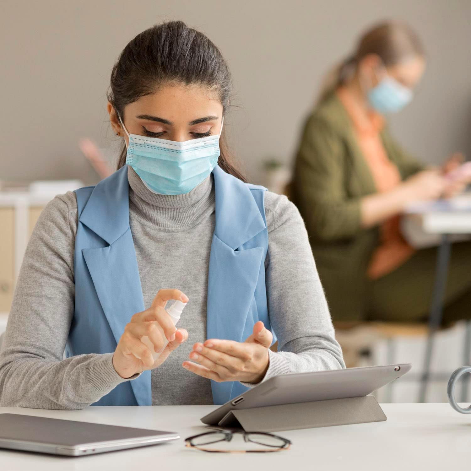 Disposable Face Masks, 3 ply, Protective Dust Filter, PPE Safety Mouth Cover, and Nose Shield