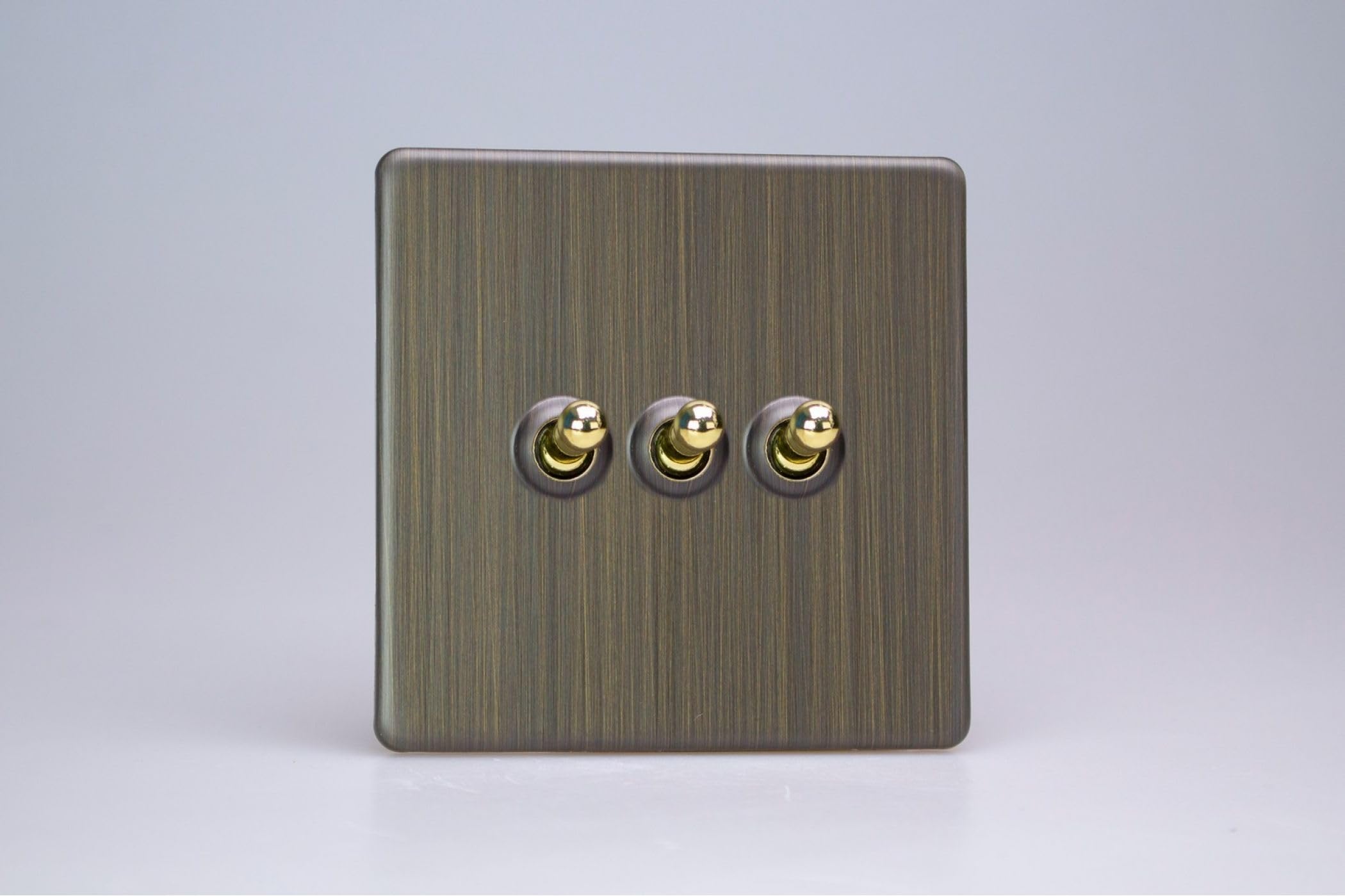 Varilight Antique Brass Xdyt3s.ab Triple Toggle Switch, 10A, 3-Gang, 2-Way, Urban Screwless