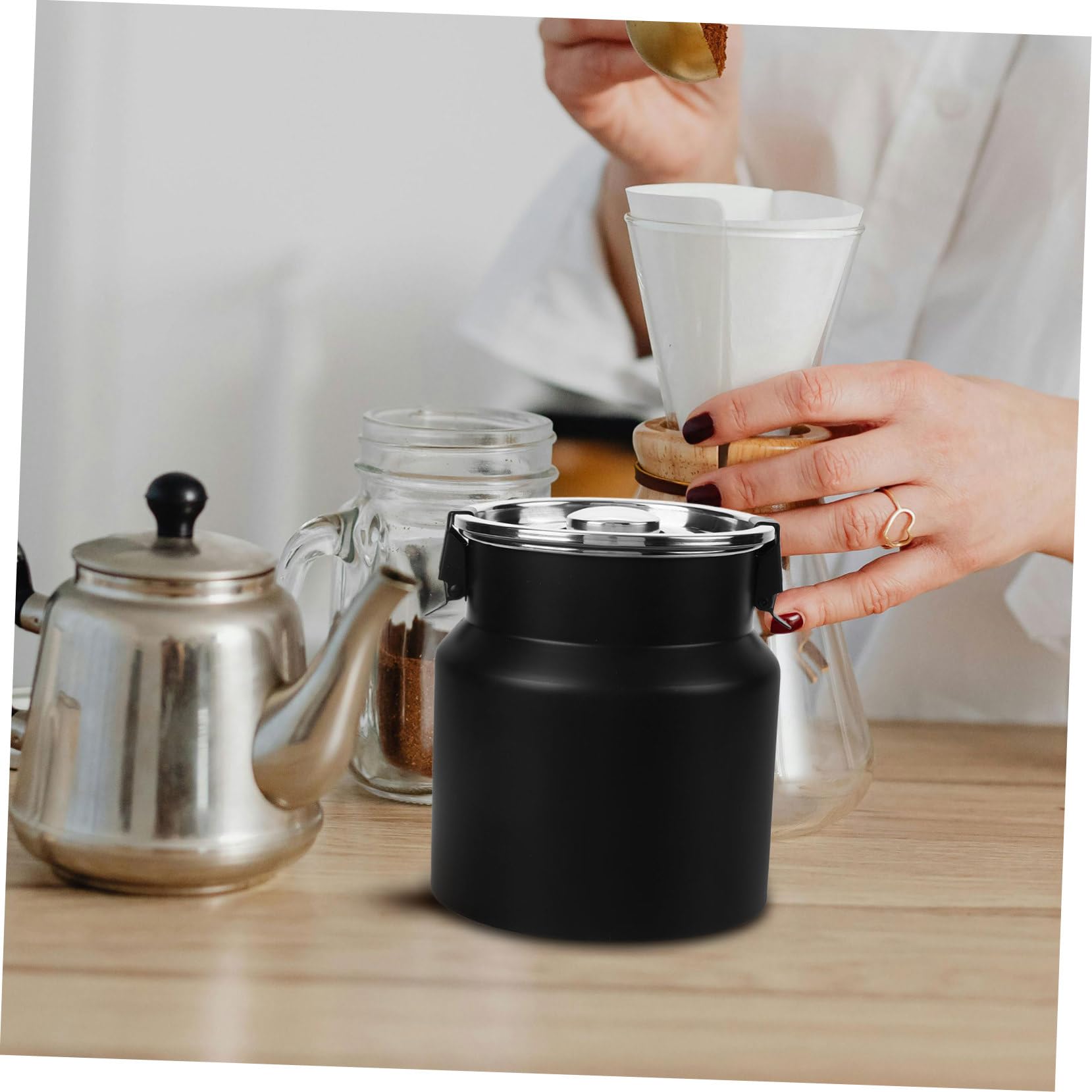 OUNONA Edelstahl Milchbehälter 2,5l mit Deckel Robuster Vorratsbehälter für Lebensmittel Glatte Oberfläche Rustikaler Stil für Zuhause und Camping