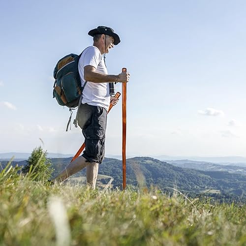 Miniatura 5 de Paquete de 2 bastones de madera para caminar, 48 pulgadas, bastones de senderismo de madera de cedro rústica, bastones de senderismo con correa para