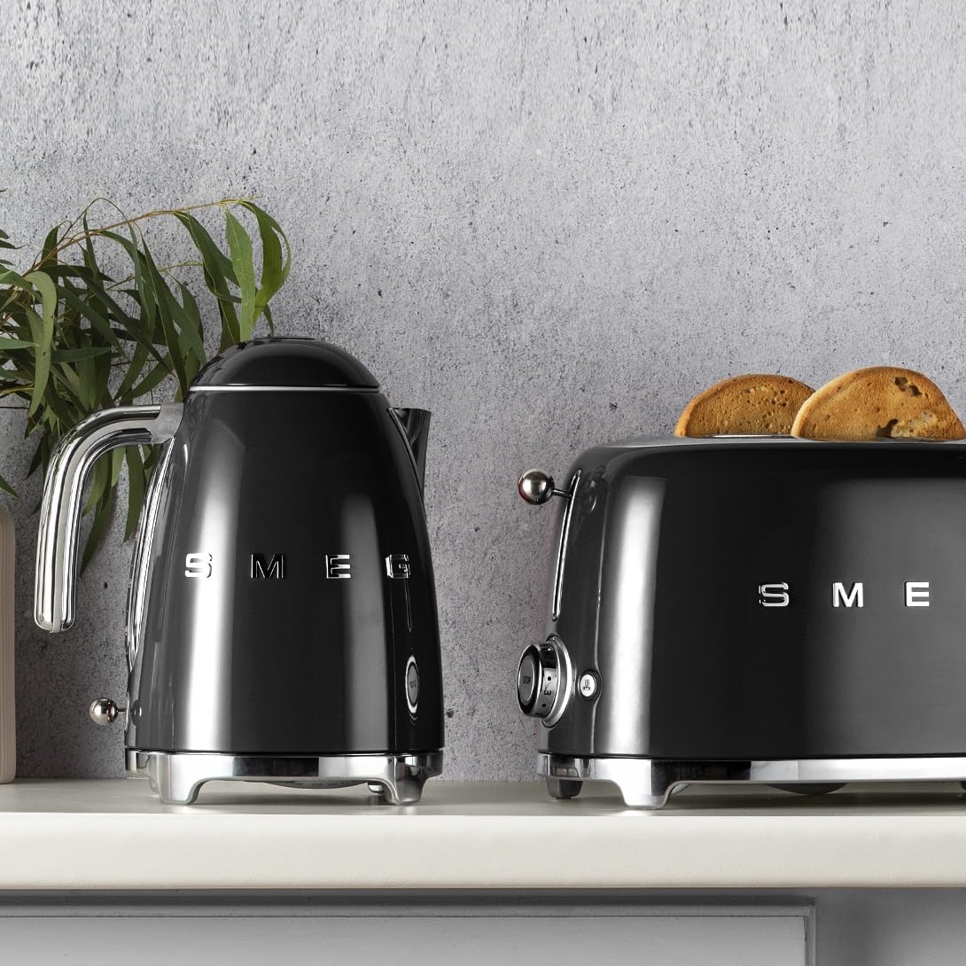 SMEG 50's Retro Style Electric Water Kettle with Automatic Shutoff, Removable Base, and Water Indicator, KLF03BLUS, Black